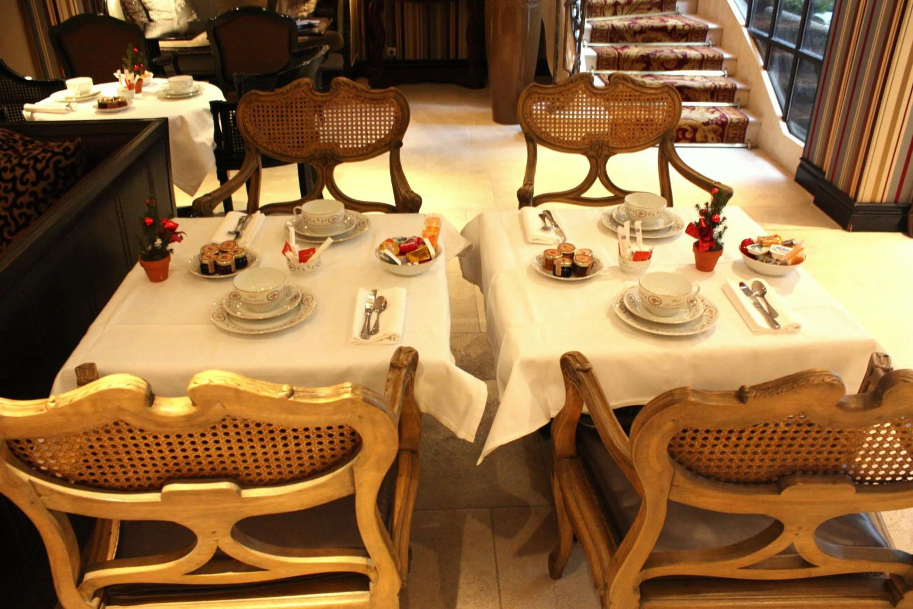 Restaurant/places to eat in Hôtel du Romancier