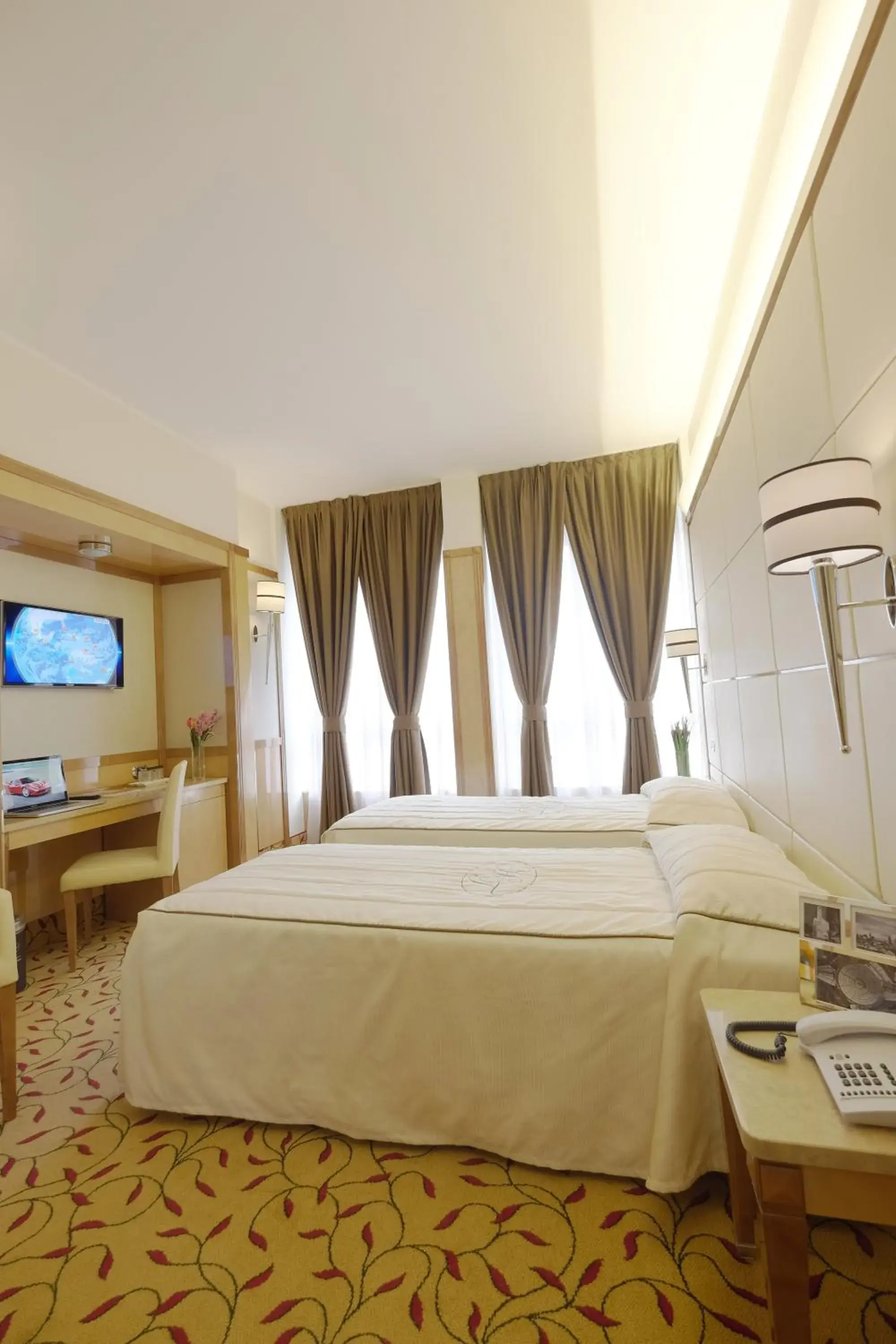 Superior Twin Room in Hotel Teco Superior Twin Room in Hotel Teco