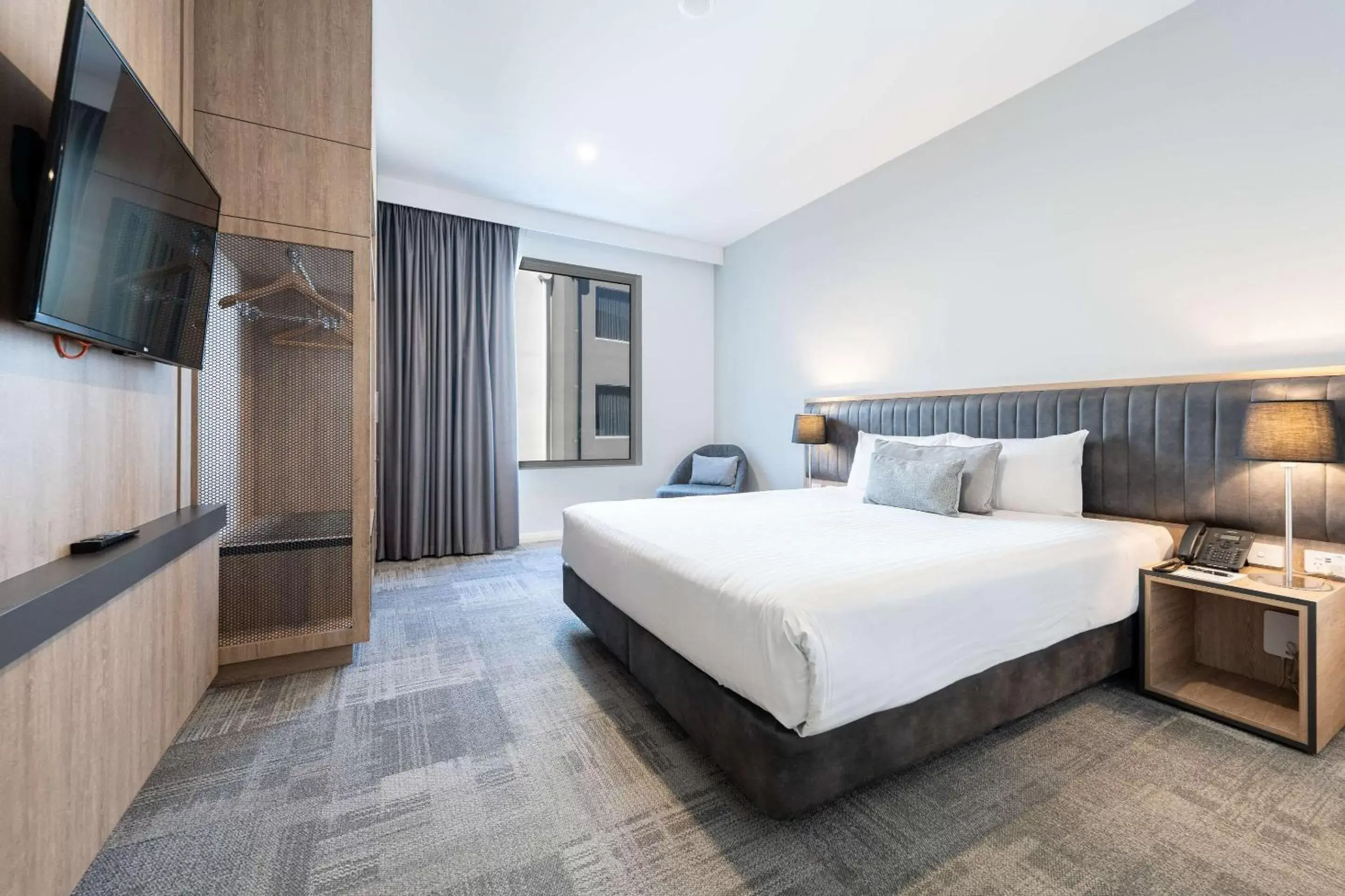 Bedroom, Bed in Ingot Hotel Perth, Ascend Hotel Collection