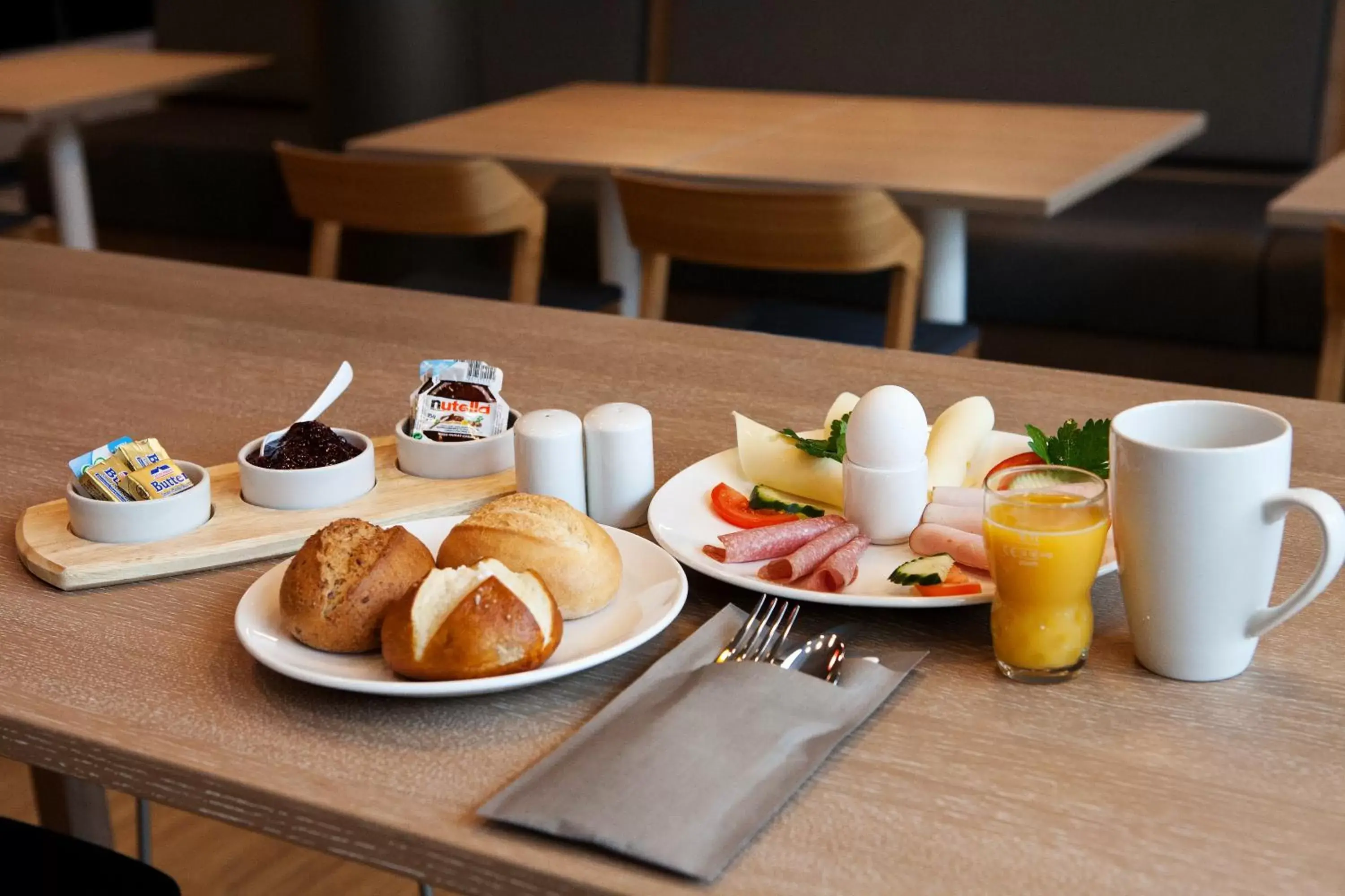 Food and drinks, Breakfast in Holiday Inn Express - Remscheid