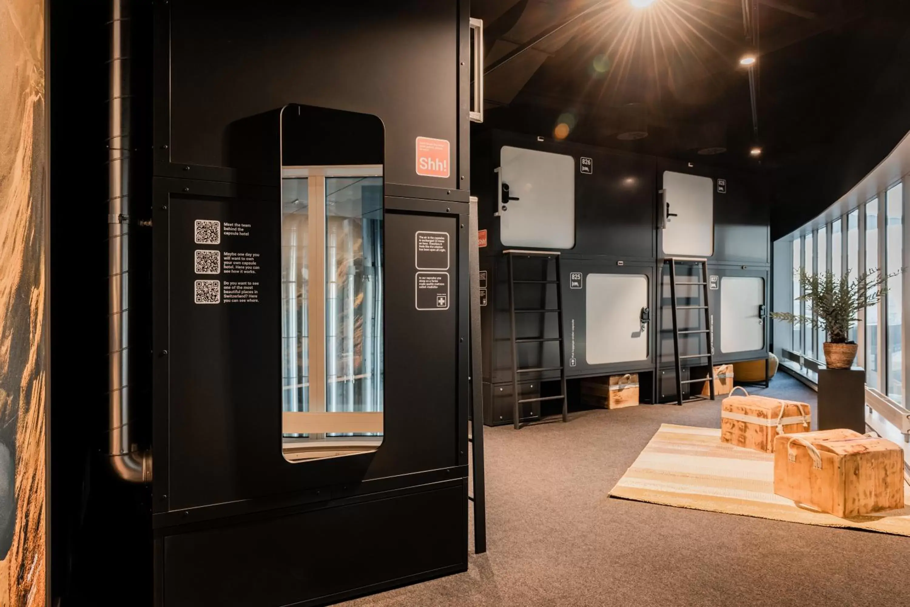 Photo of the whole room in Capsule Hotel - Alpine Garden Zurich Airport