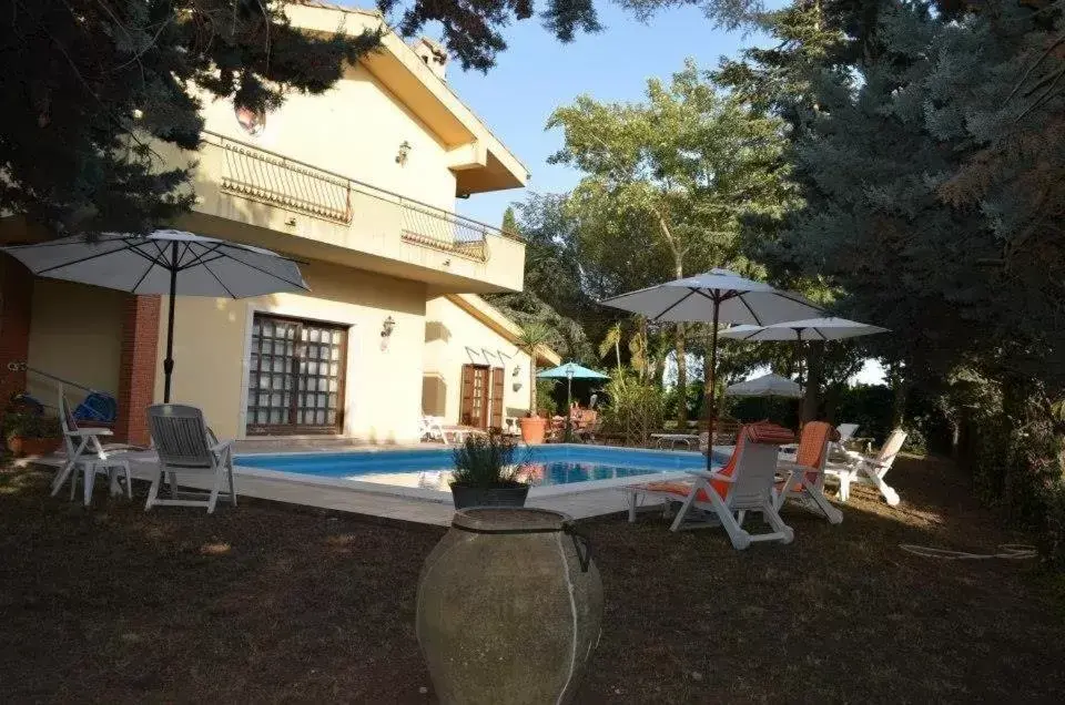 Swimming Pool in B&B Rollo Garden