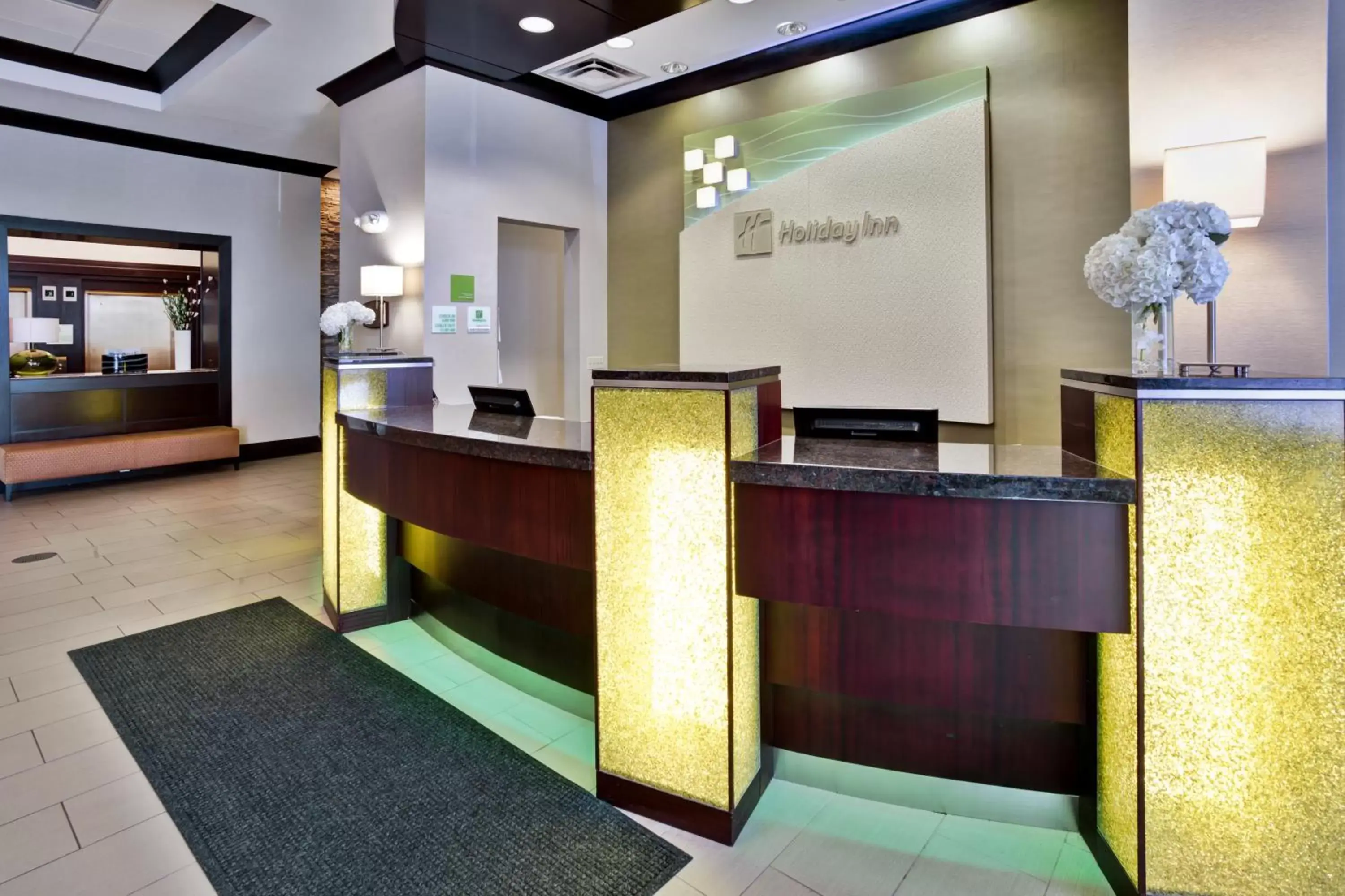 Property building, Lobby/Reception in Holiday Inn Hotel & Suites Chicago Northwest - Elgin, an IHG Hotel