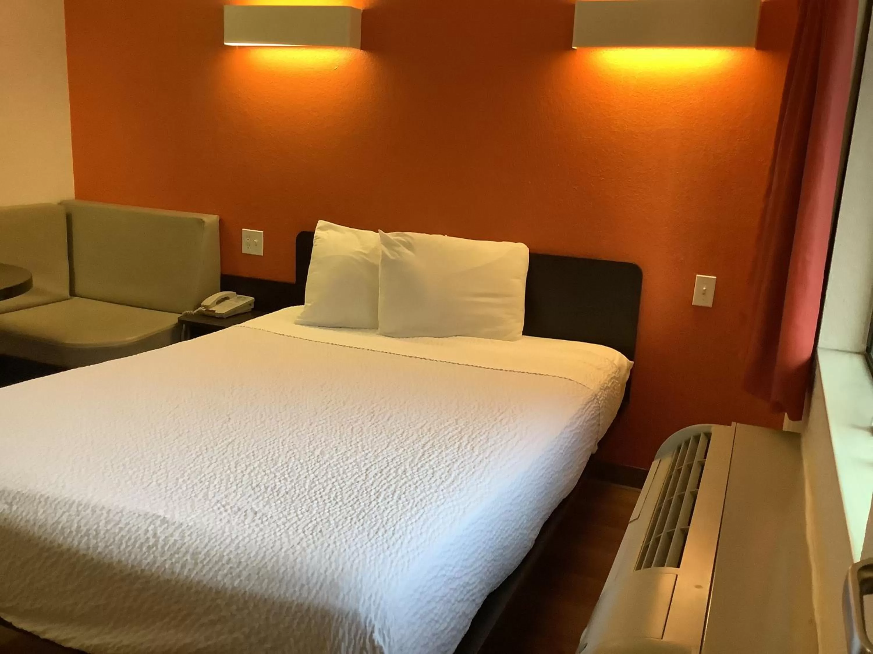 Bed in Carlsbad Village Inn