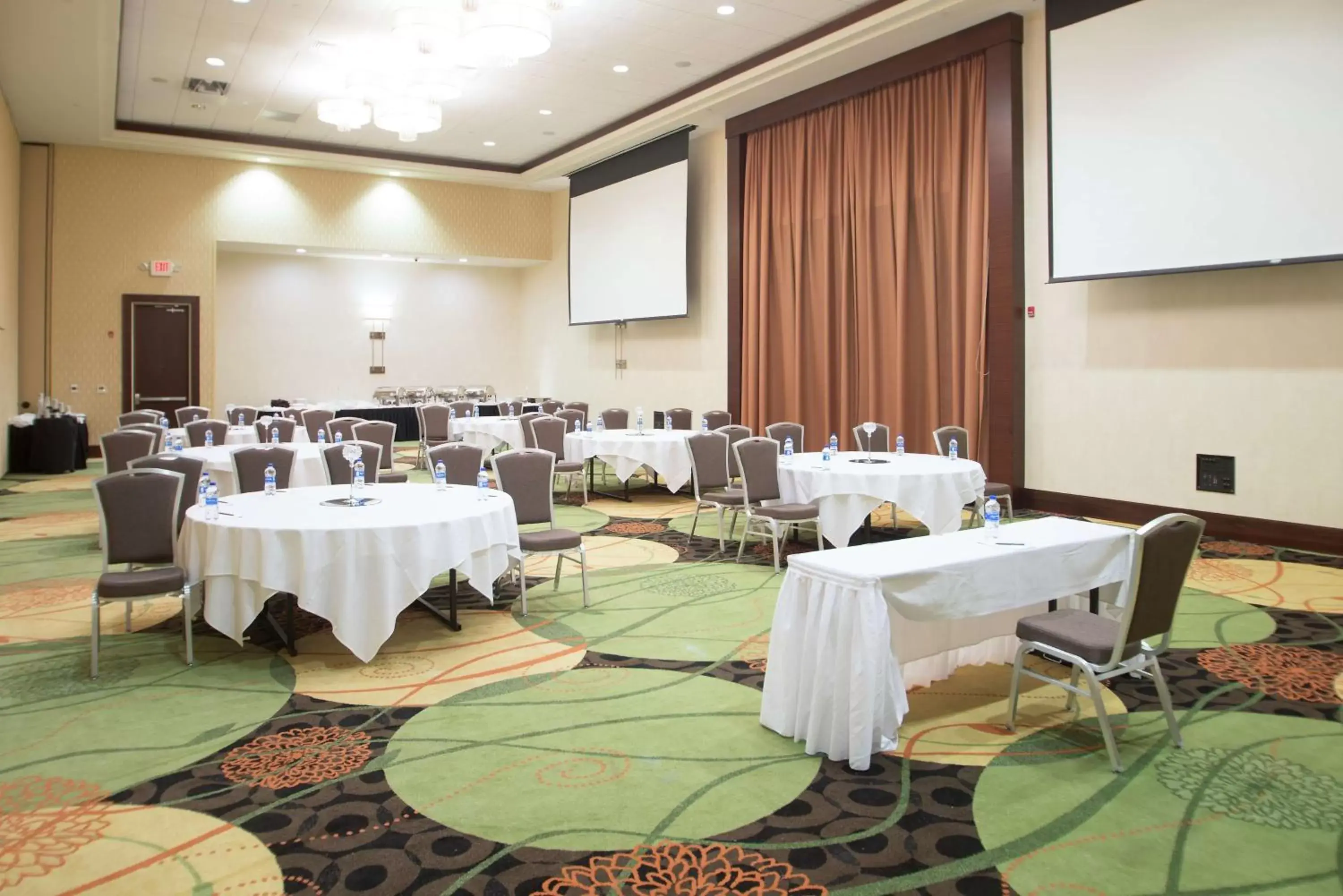 Meeting/conference room in Embassy Suites by Hilton Fayetteville Fort Bragg