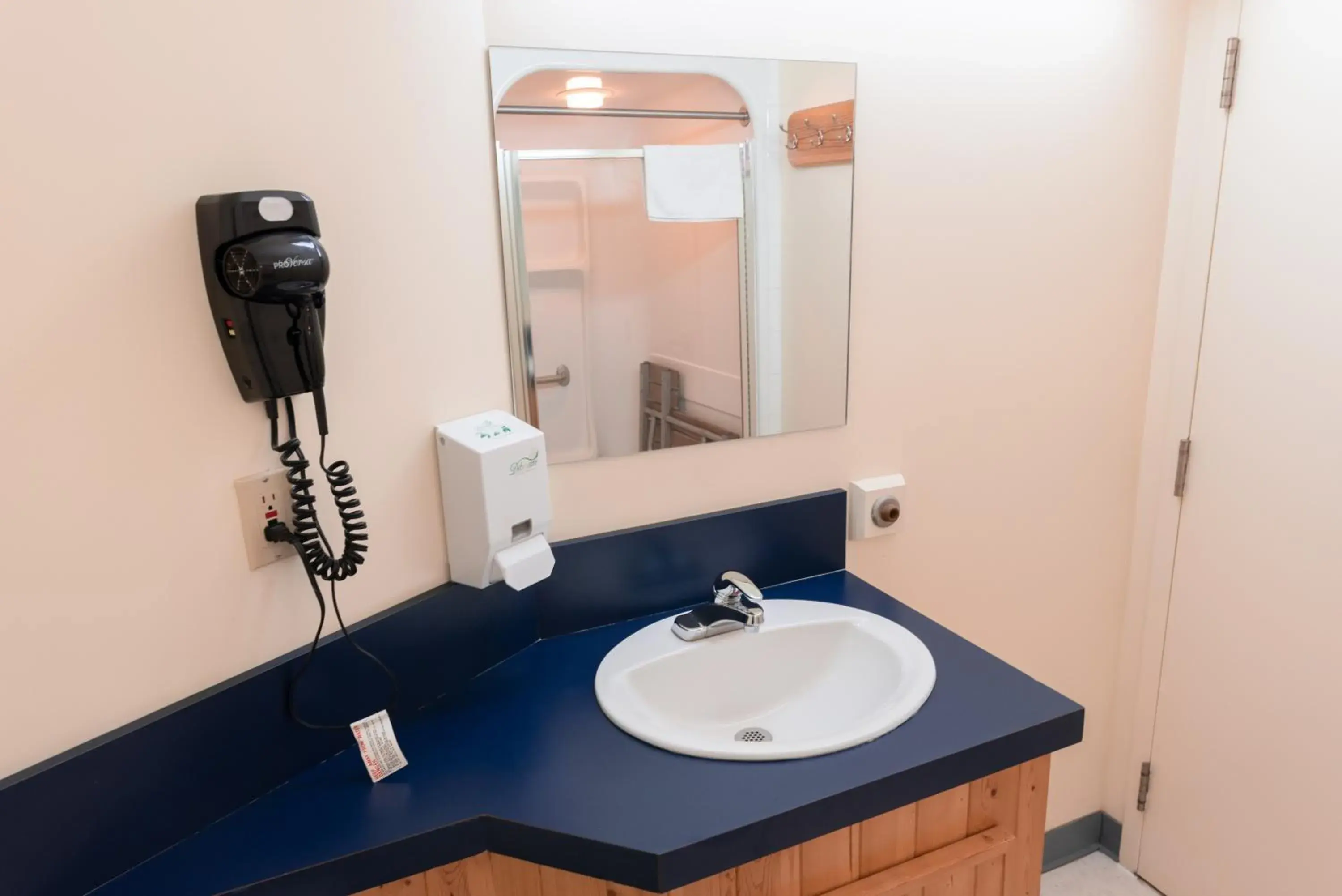 Bathroom in HI Banff Alpine Centre - Hostel