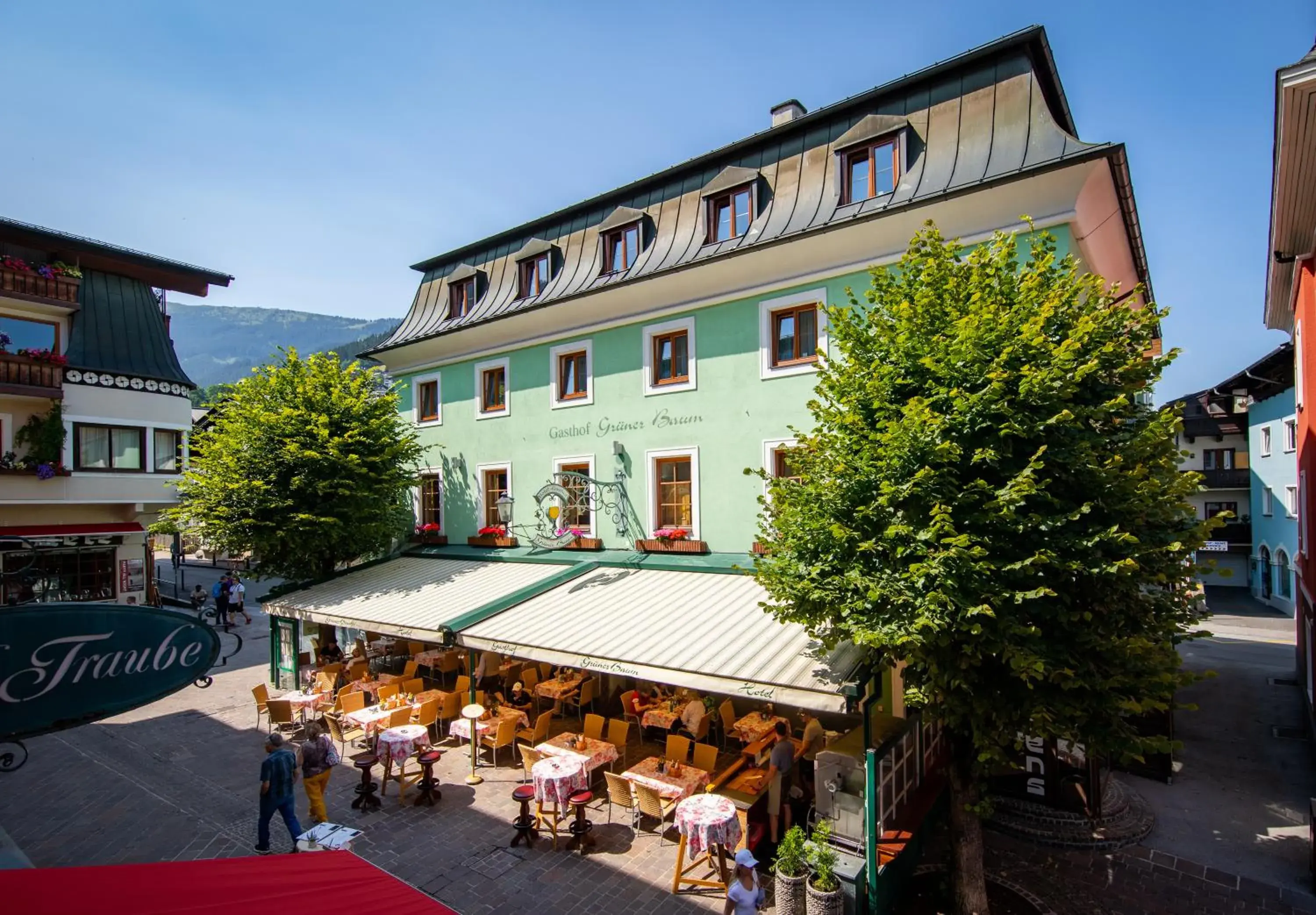 Restaurant/places to eat, Property Building in Hotel Grüner Baum