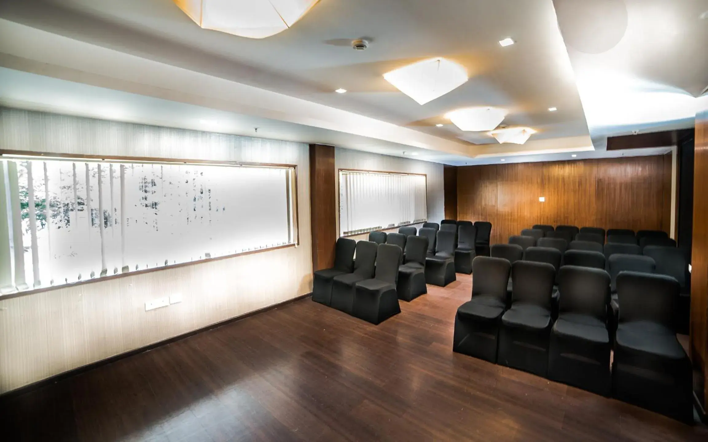 Meeting/conference room in Clarion Hotel President Chennai