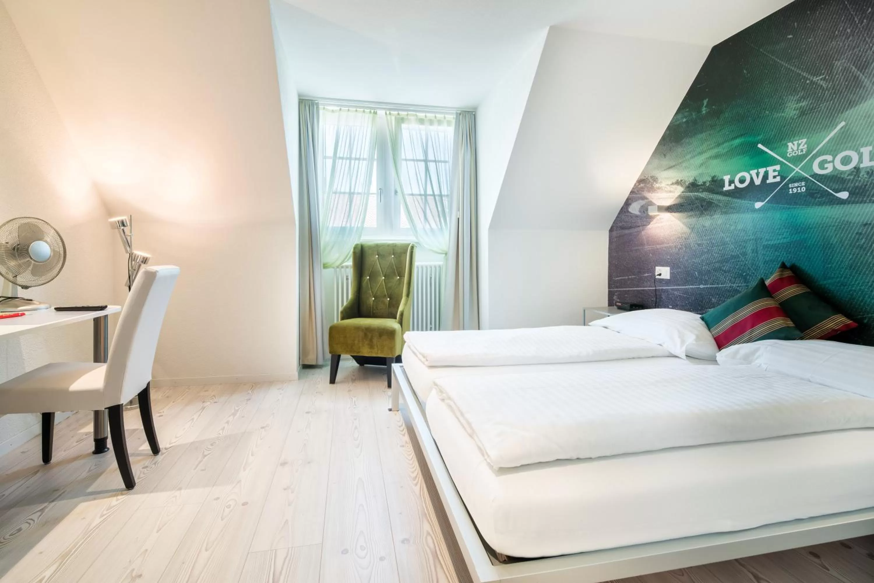 Photo of the whole room, Bed in Hotel Murtenhof & Krone