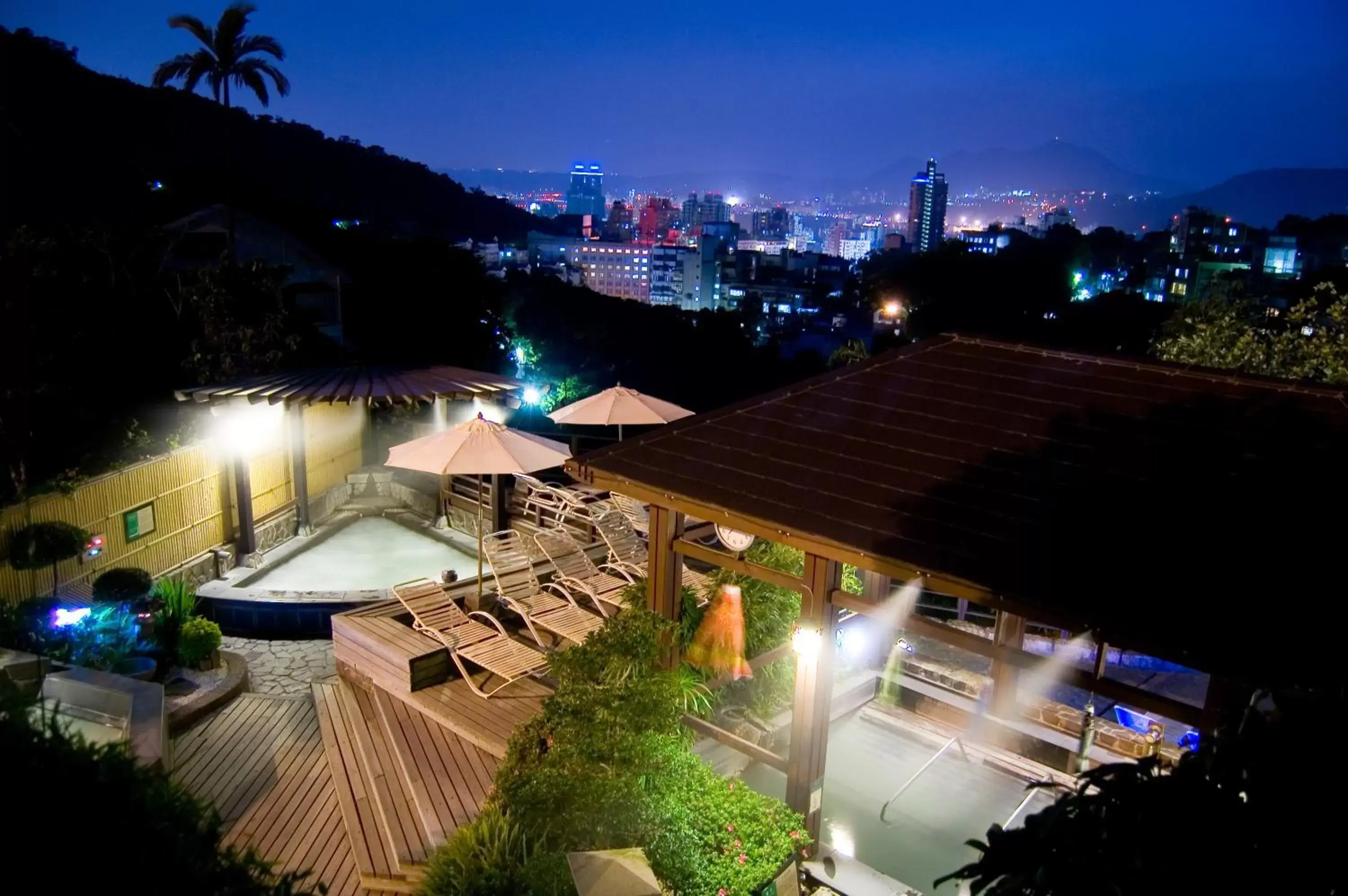 Night, Pool View in Spring City Resort