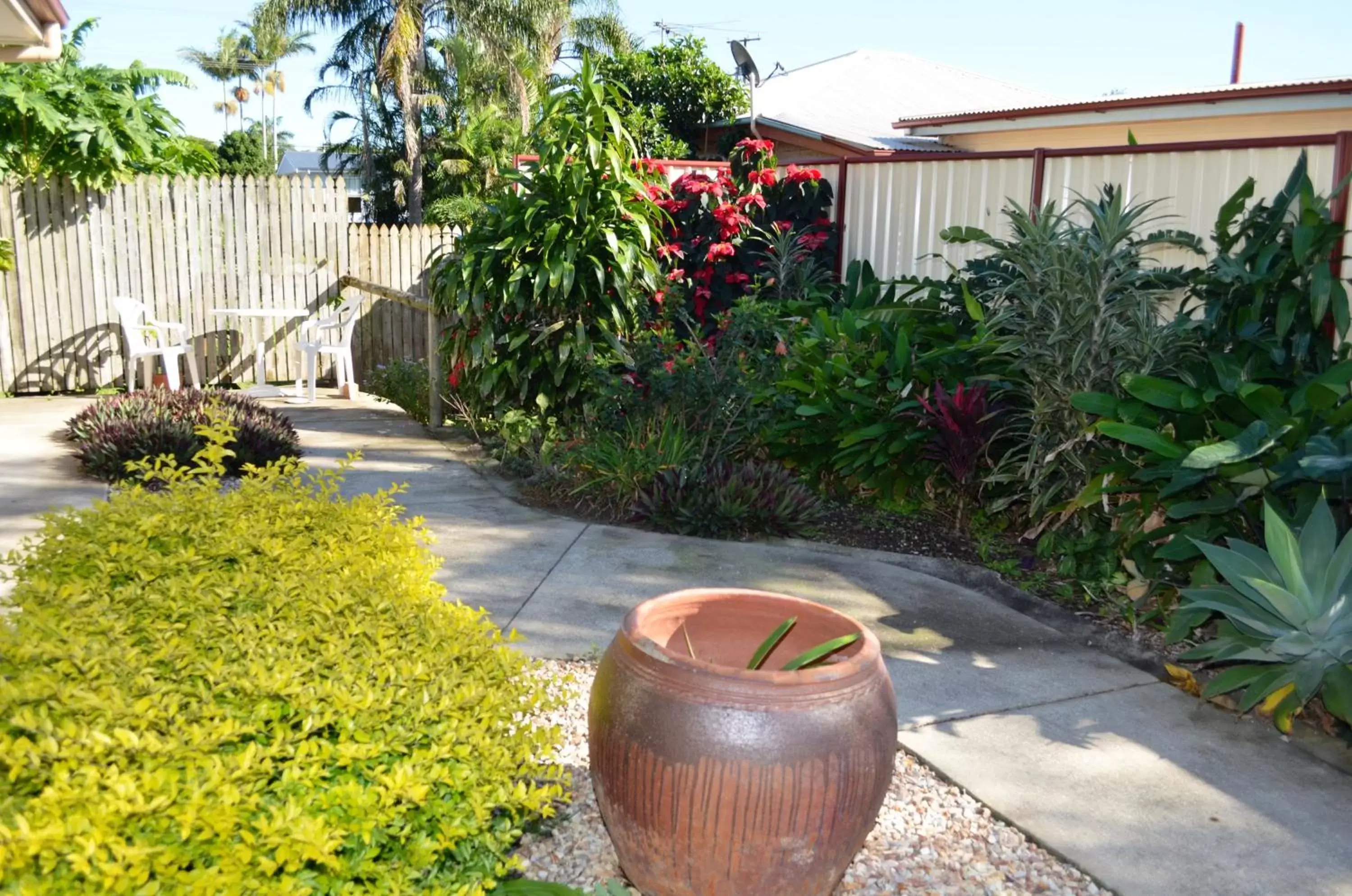 Garden in Redland Bay Motel