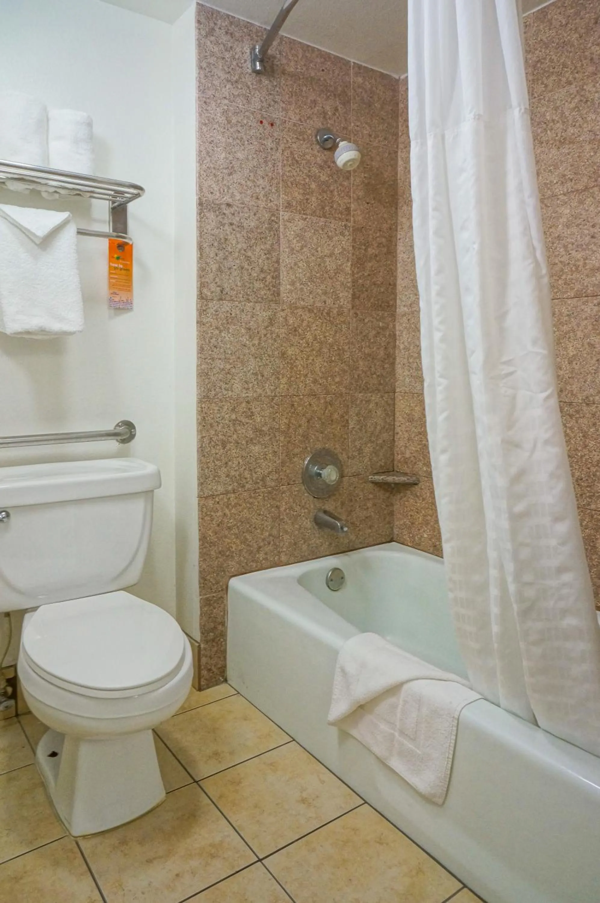 Bathroom in Howard Johnson by Wyndham San Diego Hotel Circle