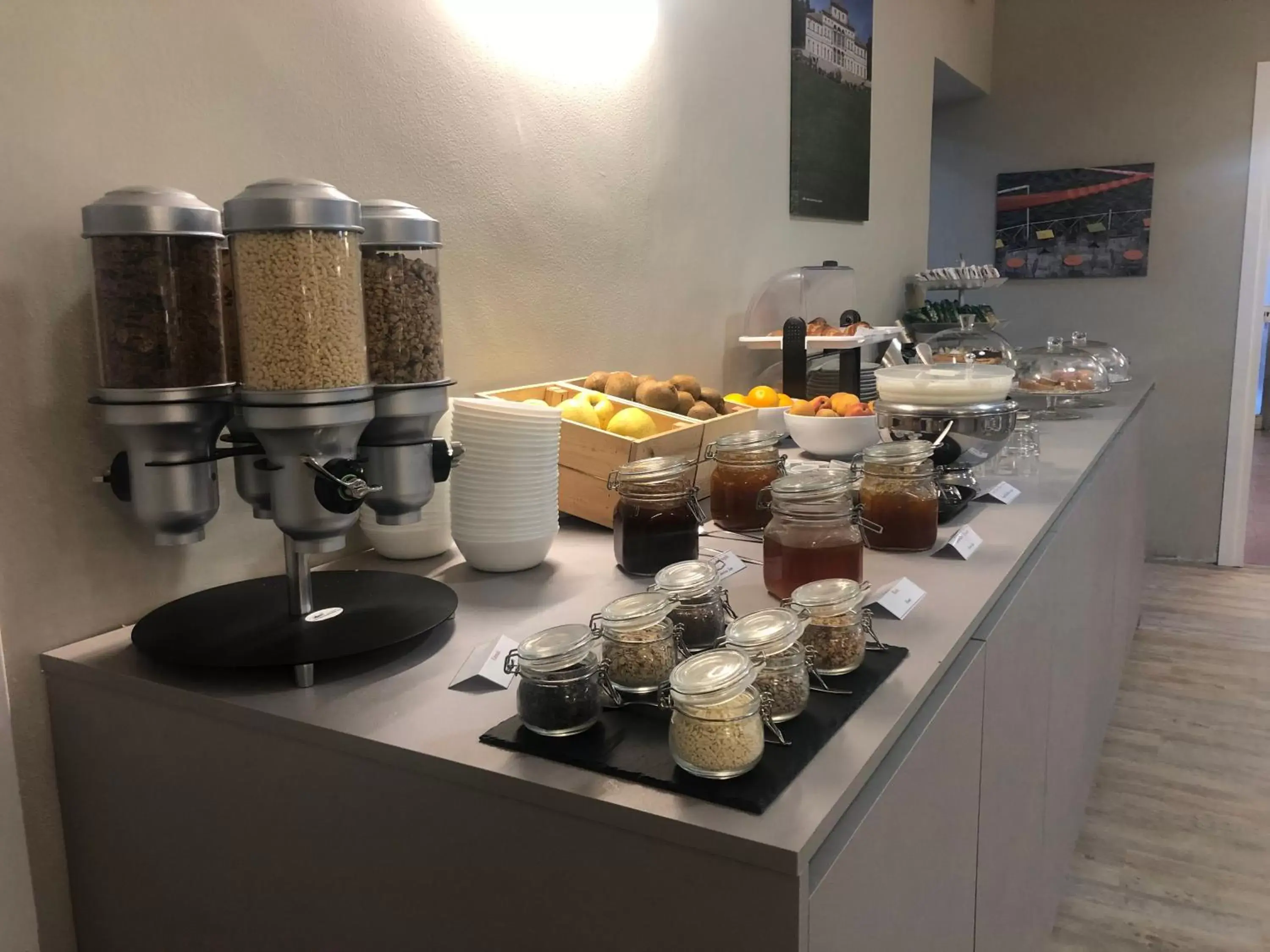 Coffee/tea facilities in Green Class Hotel Gran Torino