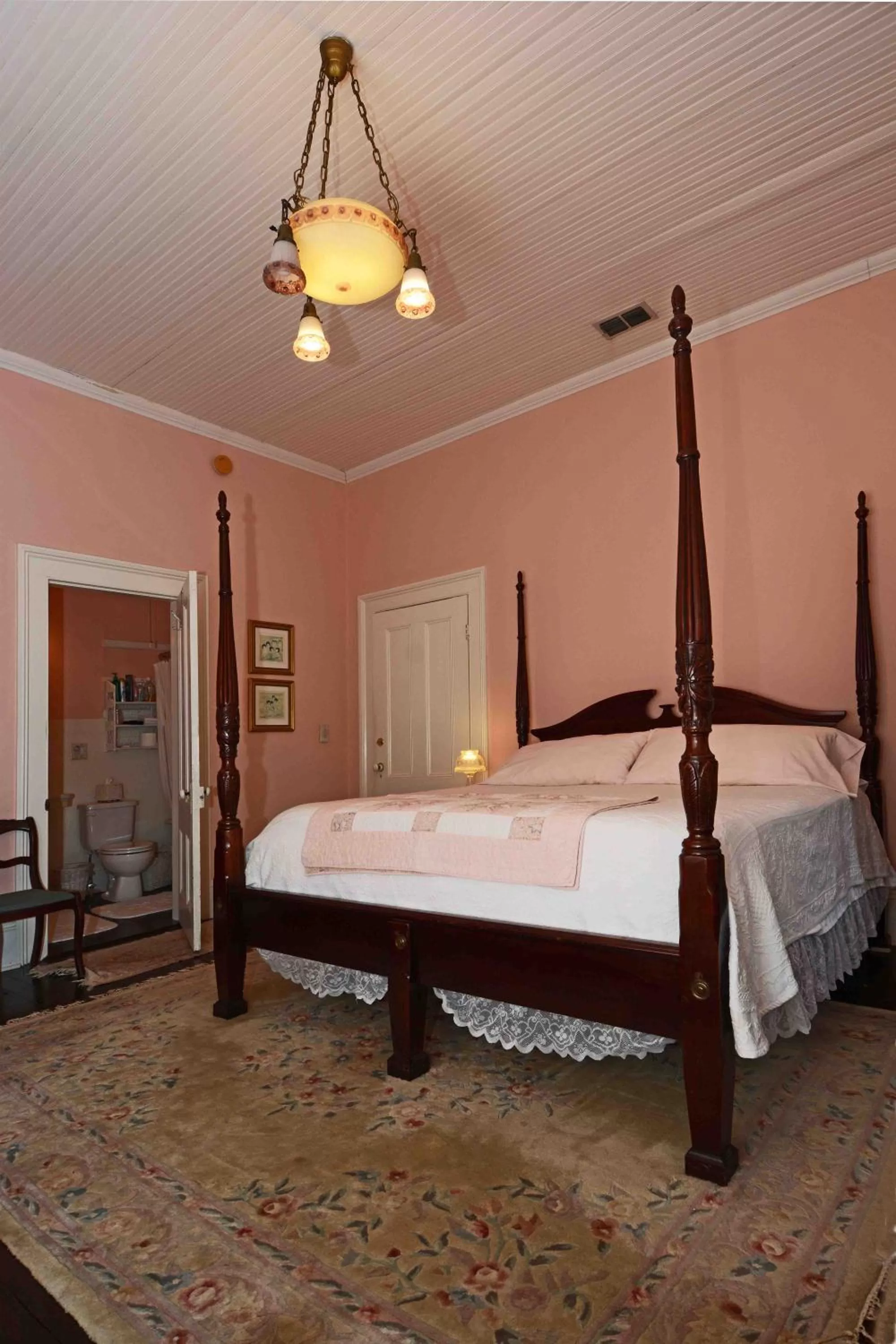 Photo of the whole room, Bed in 1872 Denham Inn
