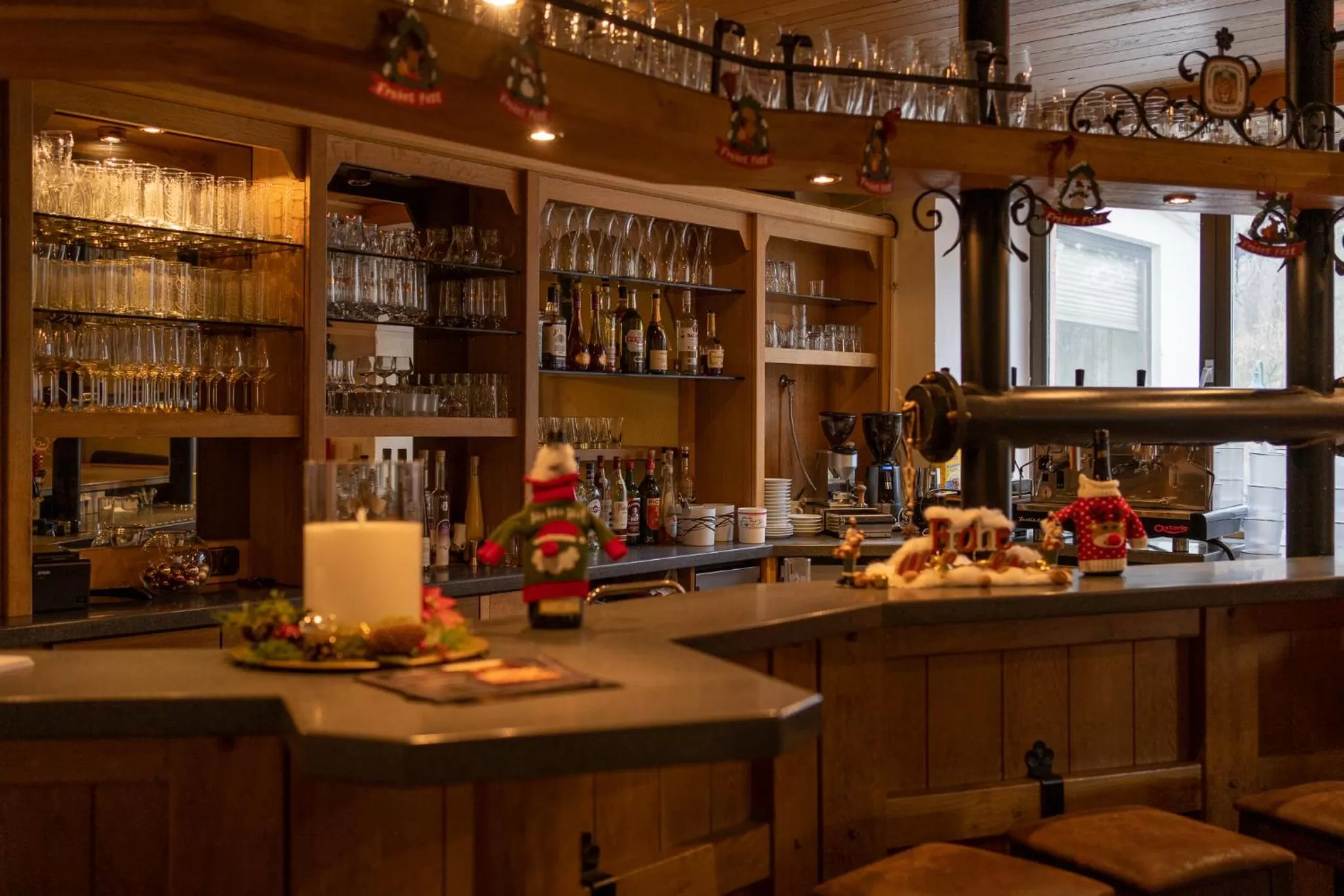 Lounge or bar in Hotel und Weingut Karlsmühle