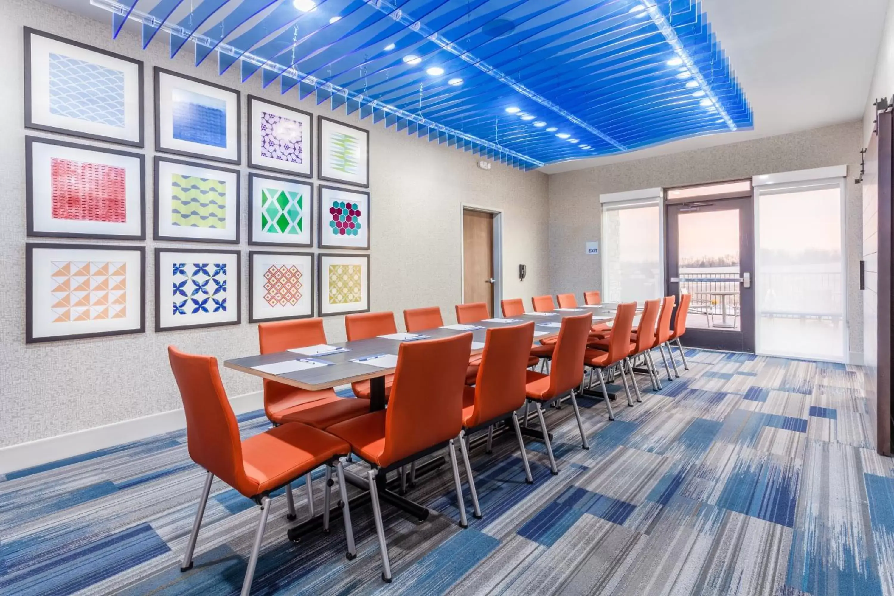 Meeting/conference room in Holiday Inn Express & Suites Kearney, an IHG Hotel