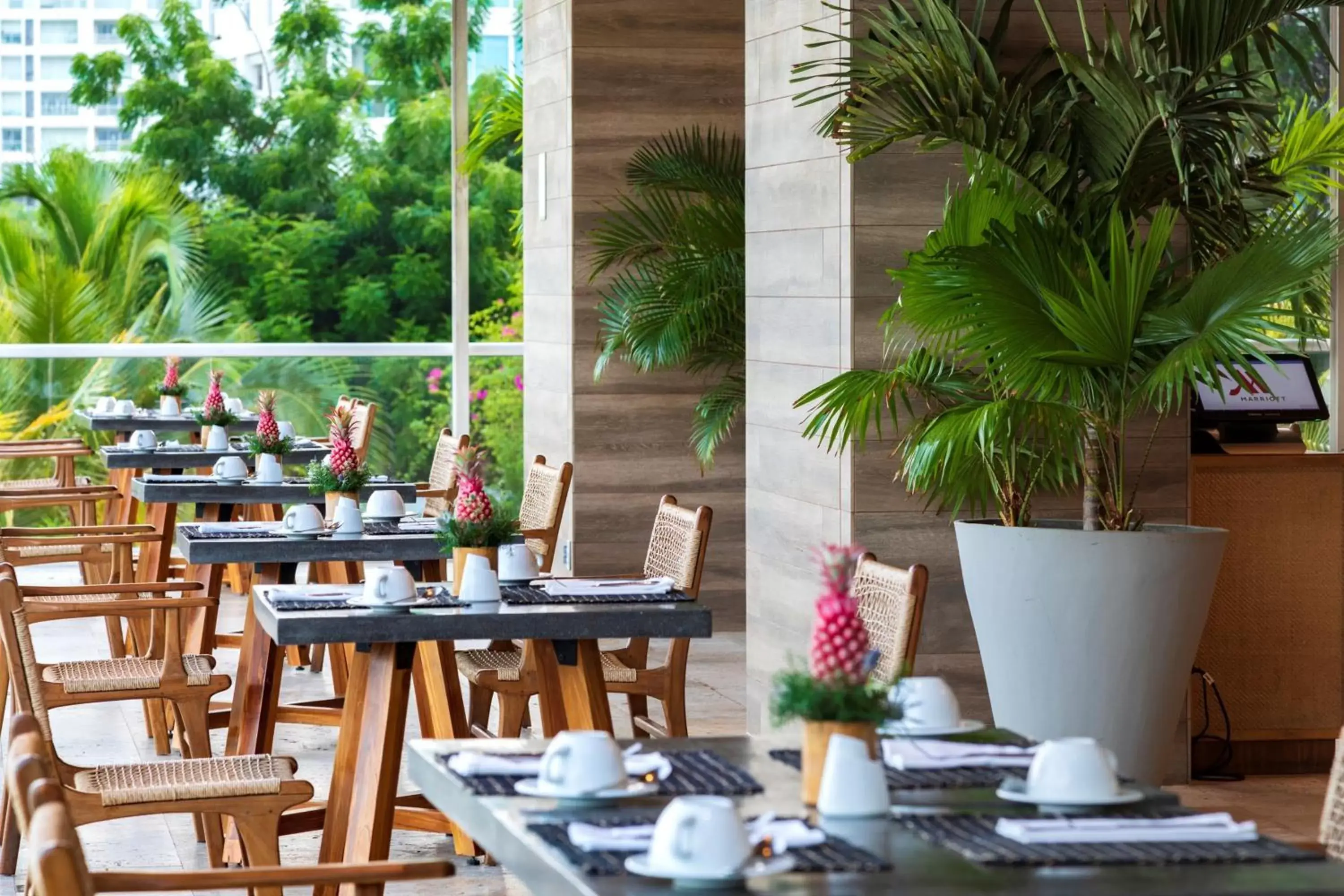 Restaurant/Places to Eat in Santa Marta Marriott Resort Playa Dormida