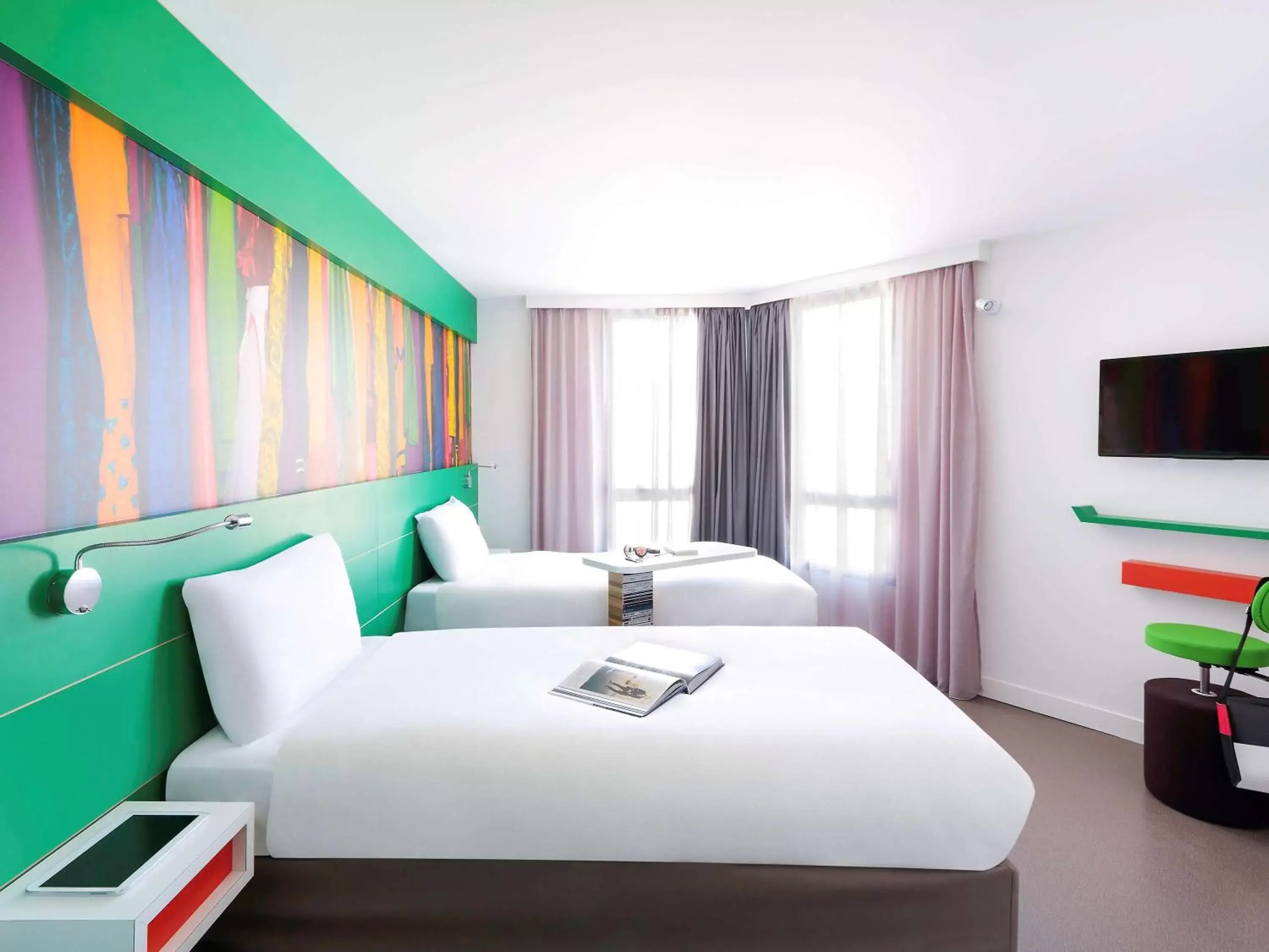 Bedroom, Bed in ibis Styles Montpellier Centre Comedie