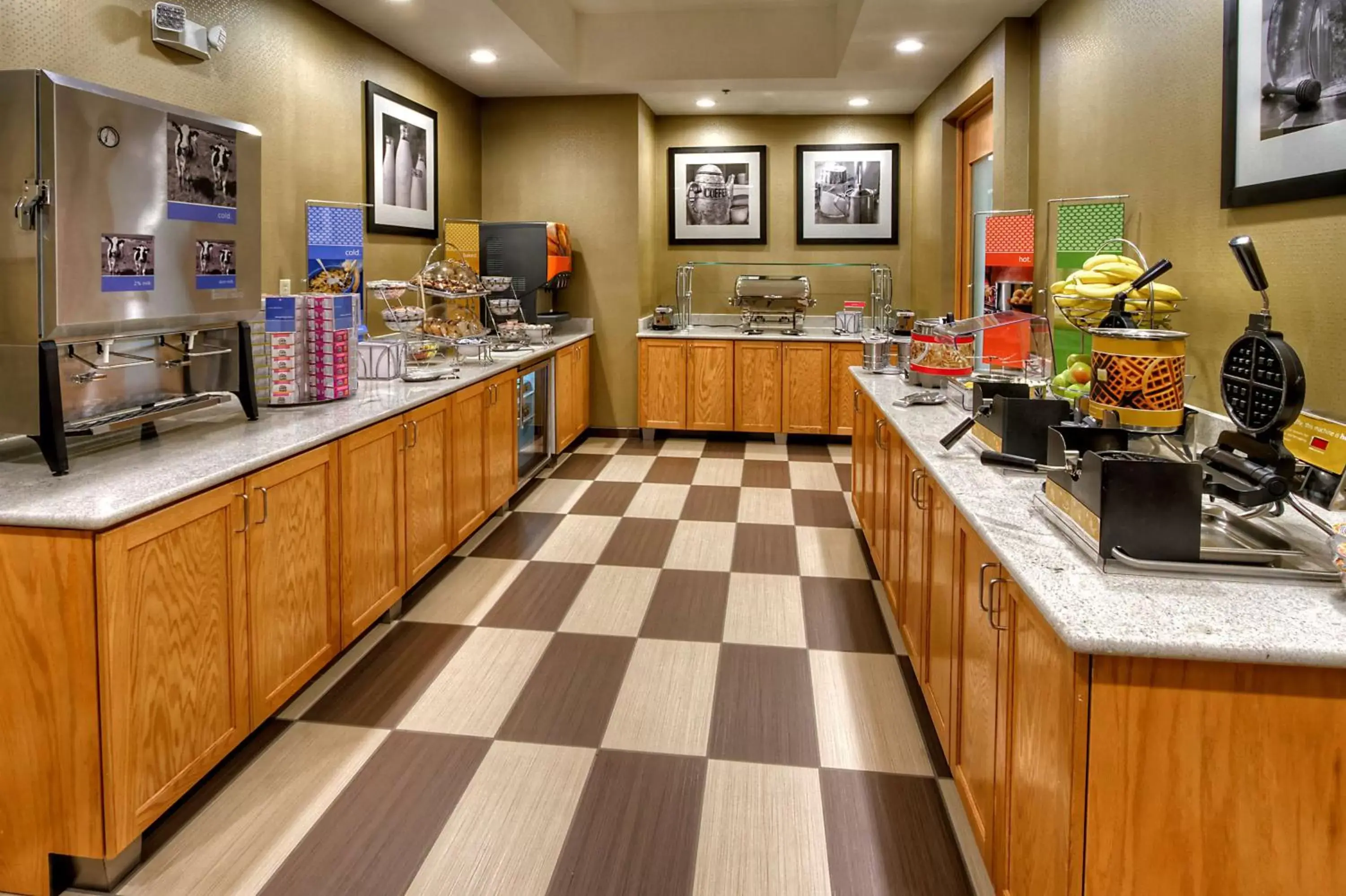 Dining area, Restaurant/Places to Eat in Hampton Inn Franklin, NC