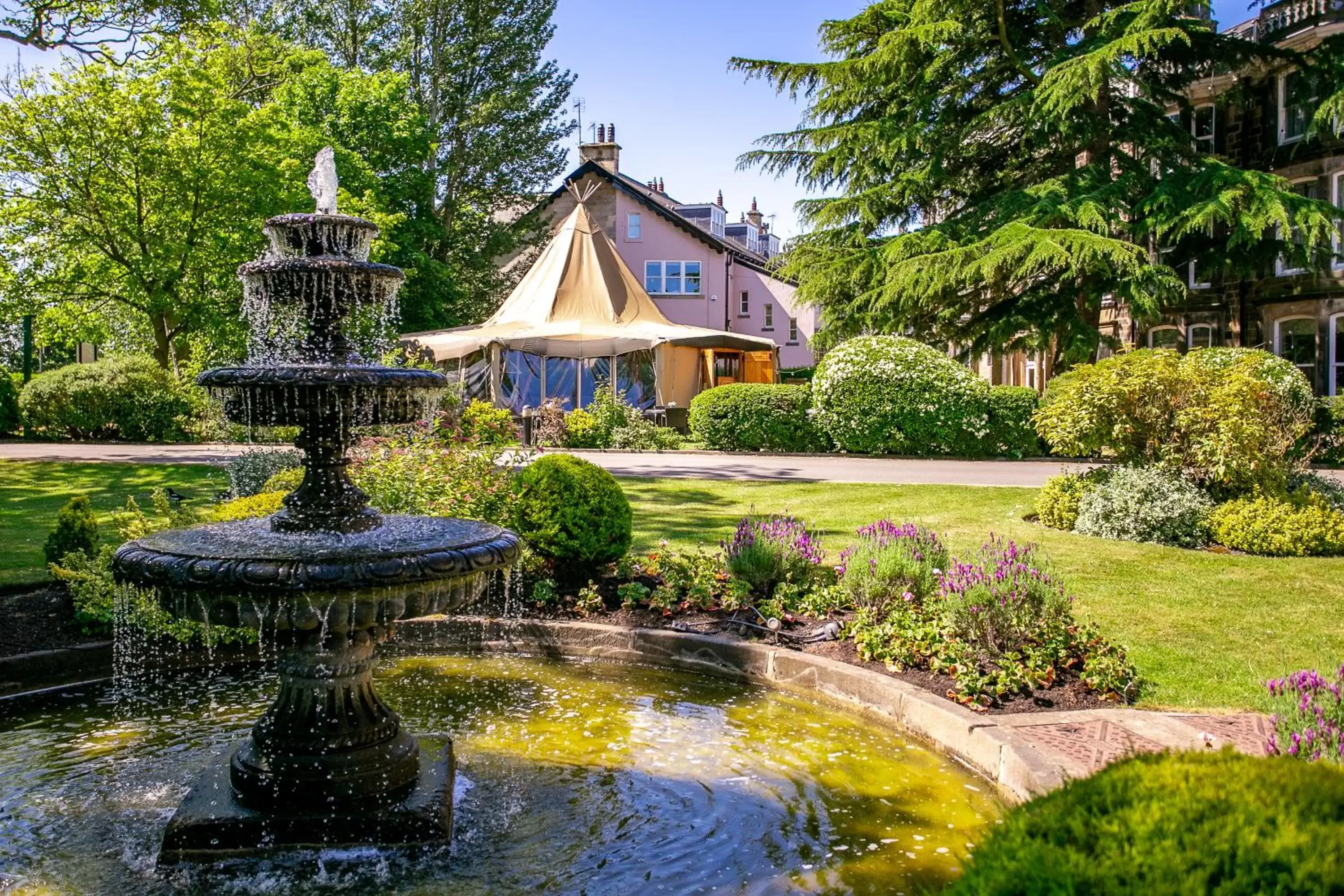 Property building in Cedar Court Hotel Harrogate Property building in Cedar Court Hotel Harrogate