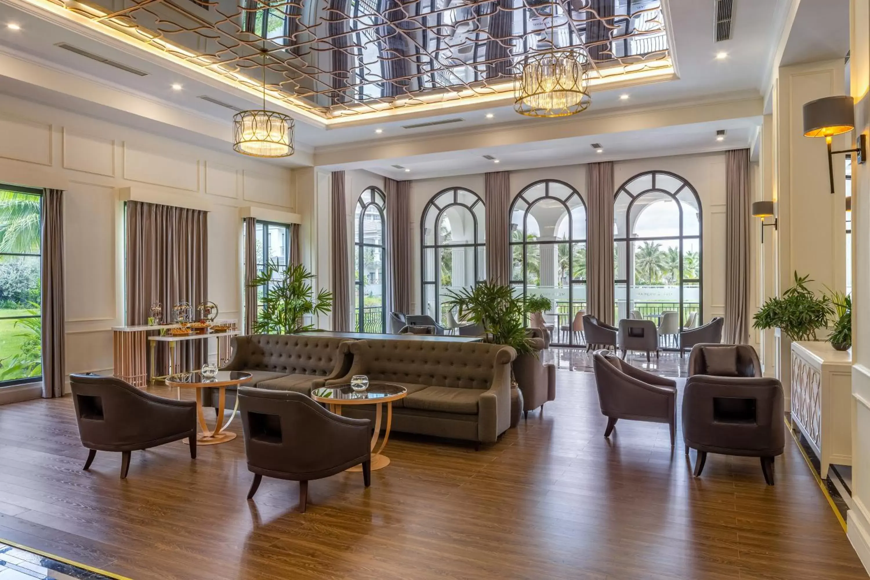 Lounge or bar, Lobby/Reception in Meliá Vinpearl Cam Ranh Beach Resort