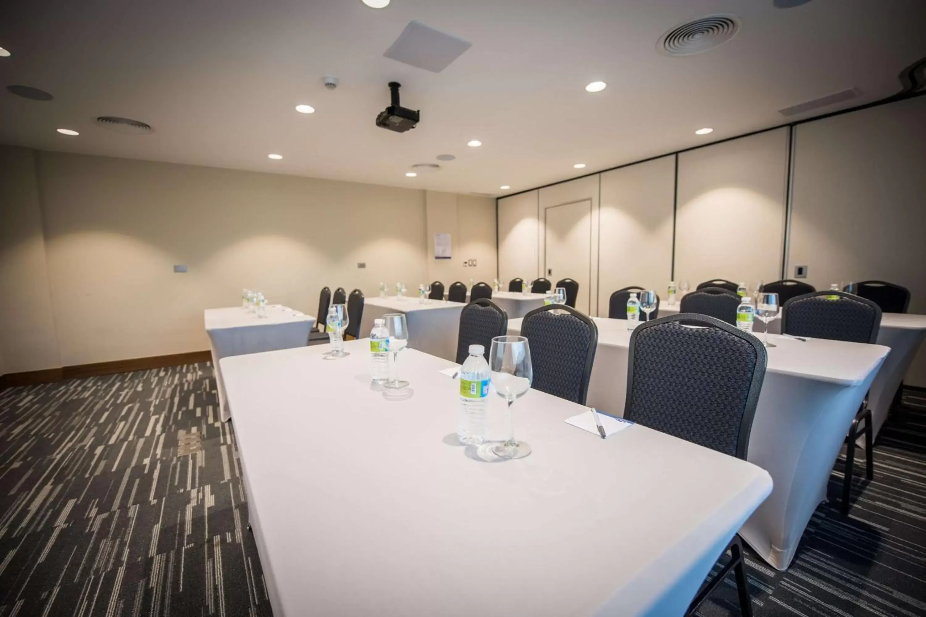 Meeting/conference room, Business Area/Conference Room in Hampton By Hilton Santo Domingo Airport