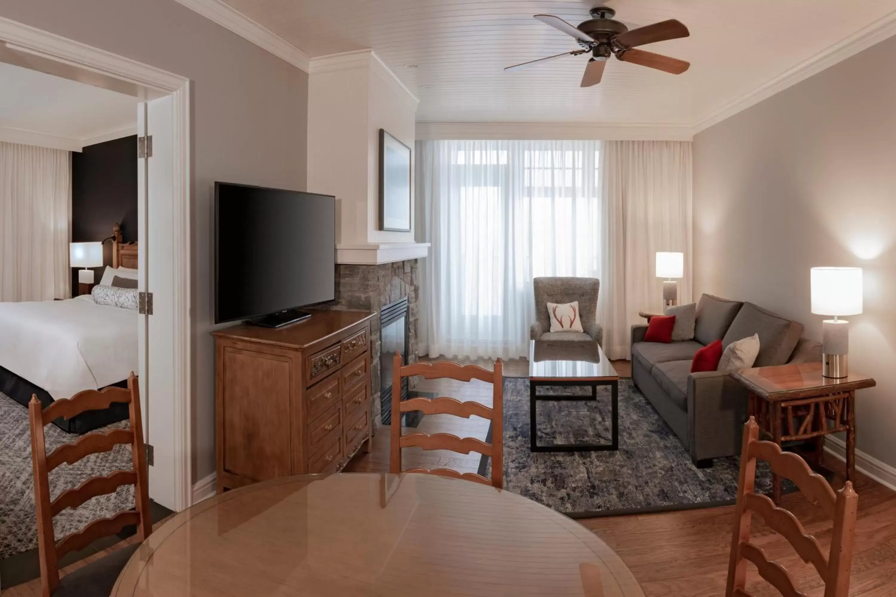 Living room, TV/Entertainment Center in JW Marriott The Rosseau Muskoka Resort & Spa