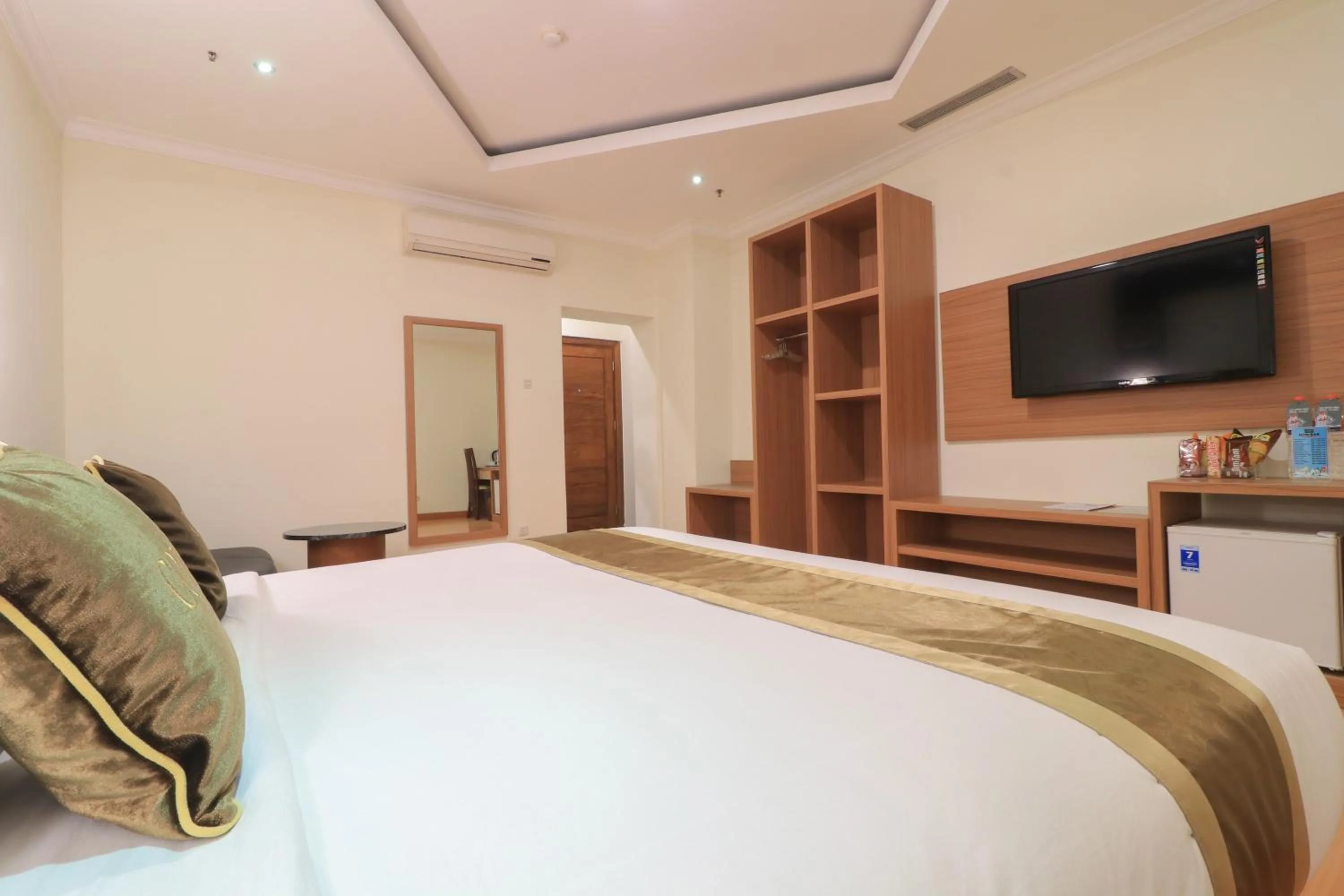 Bedroom, Bed in Coins Hotel Jakarta