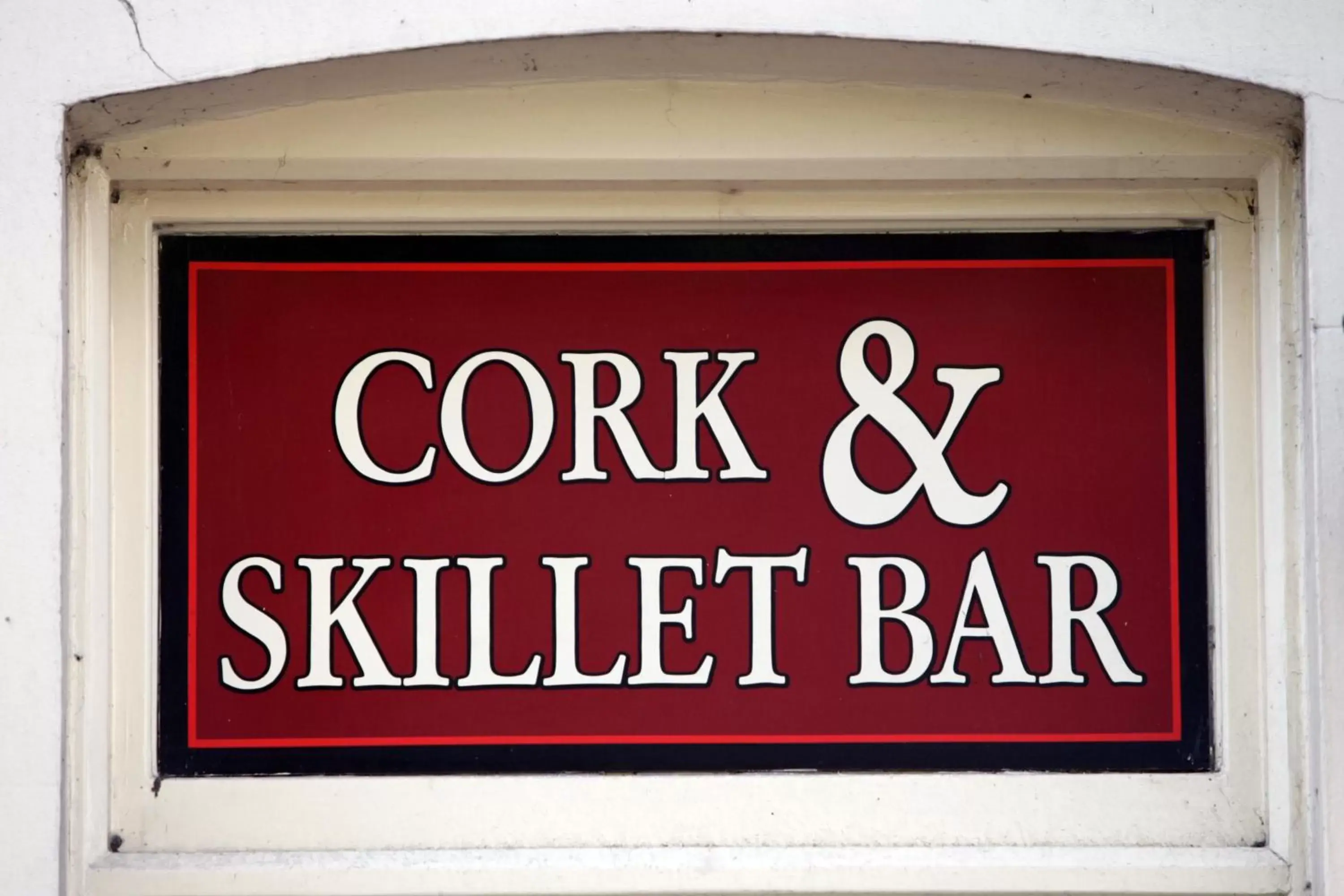 Logo/Certificate/Sign in The Junction Hotel