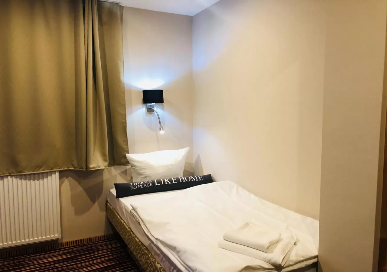 Bed in Elbgalerie Hotel