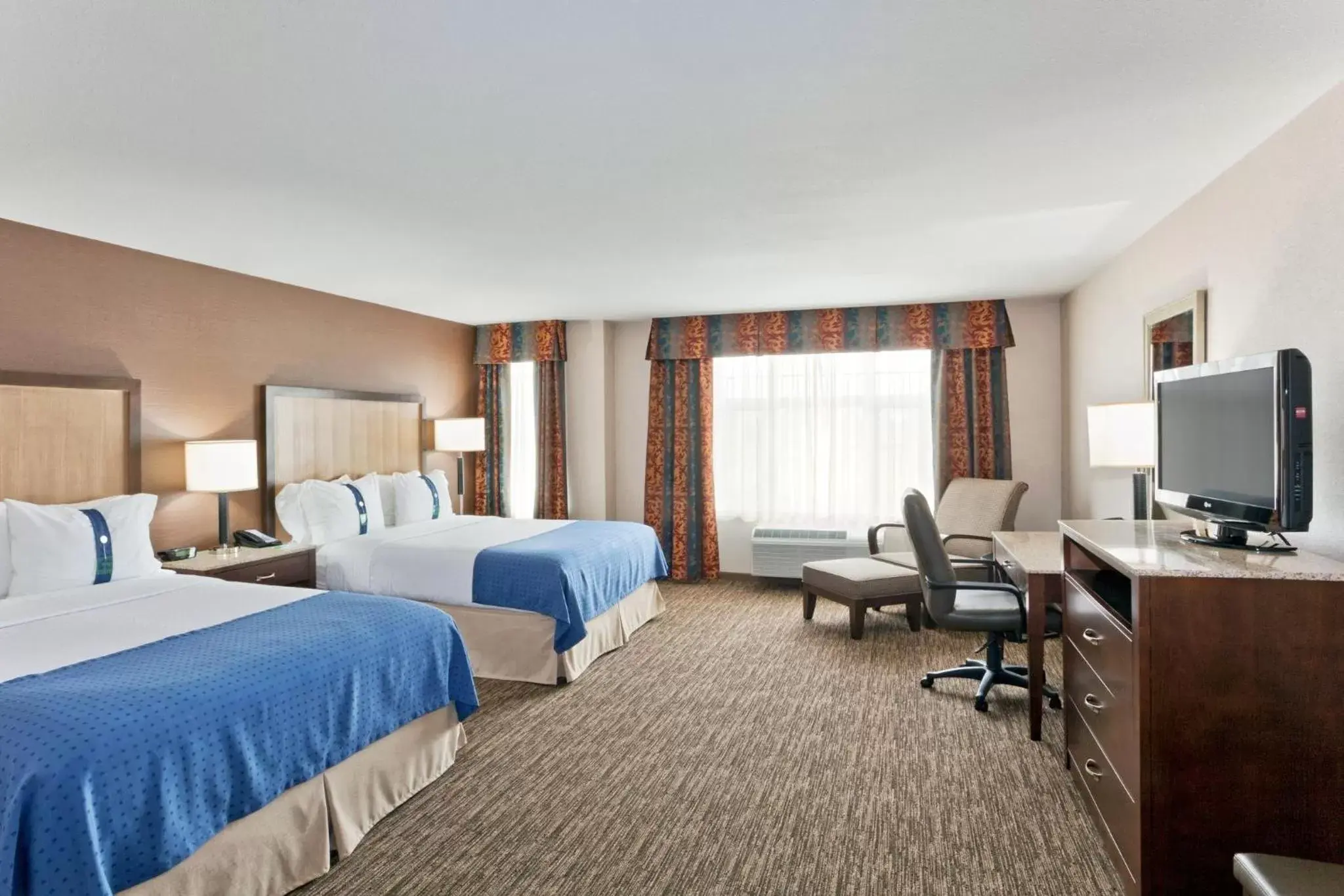 Photo of the whole room in Holiday Inn Hotel & Suites Surrey East - Cloverdale, an IHG Hotel