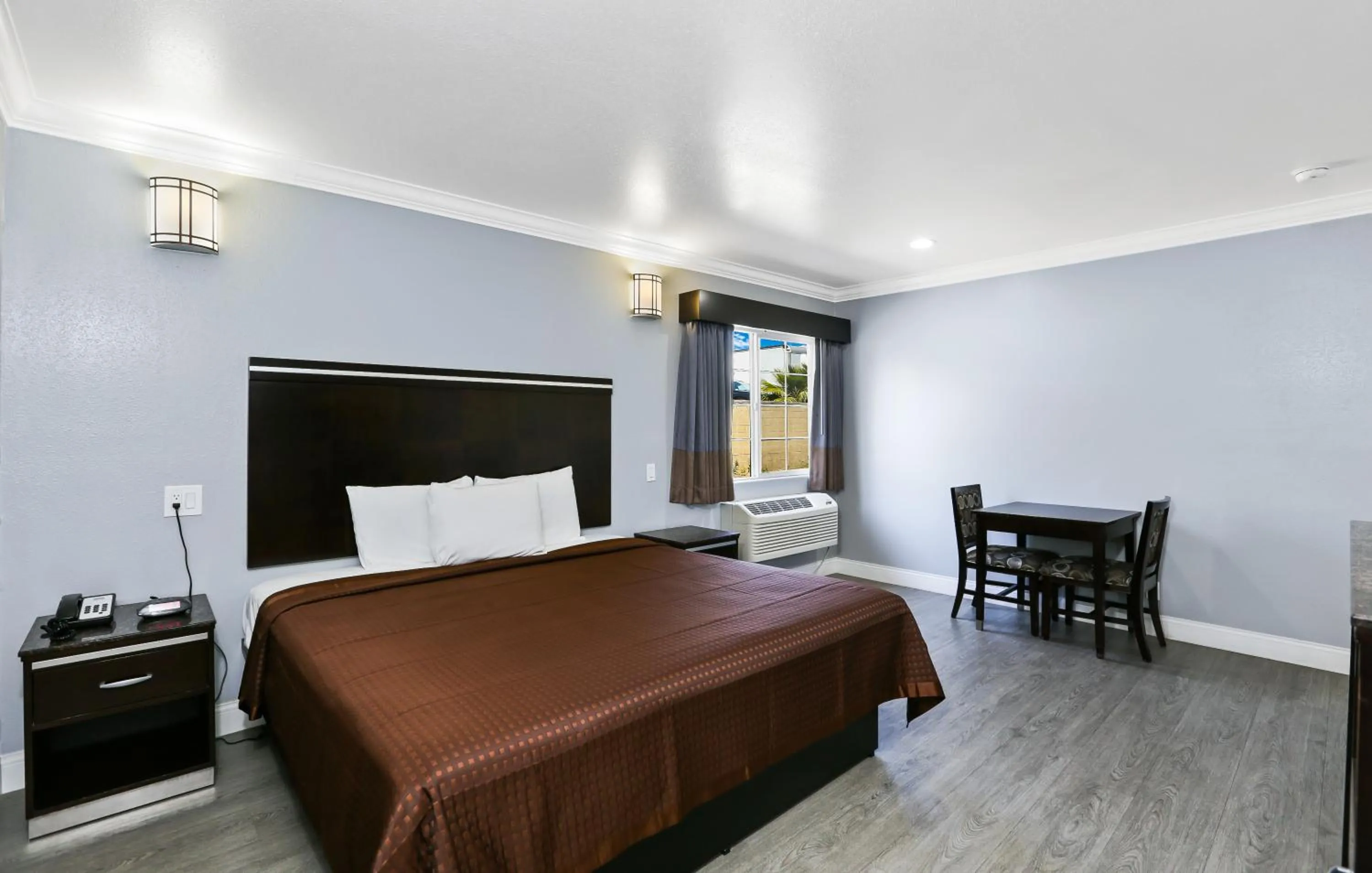 Bed in 3rd Avenue Inn