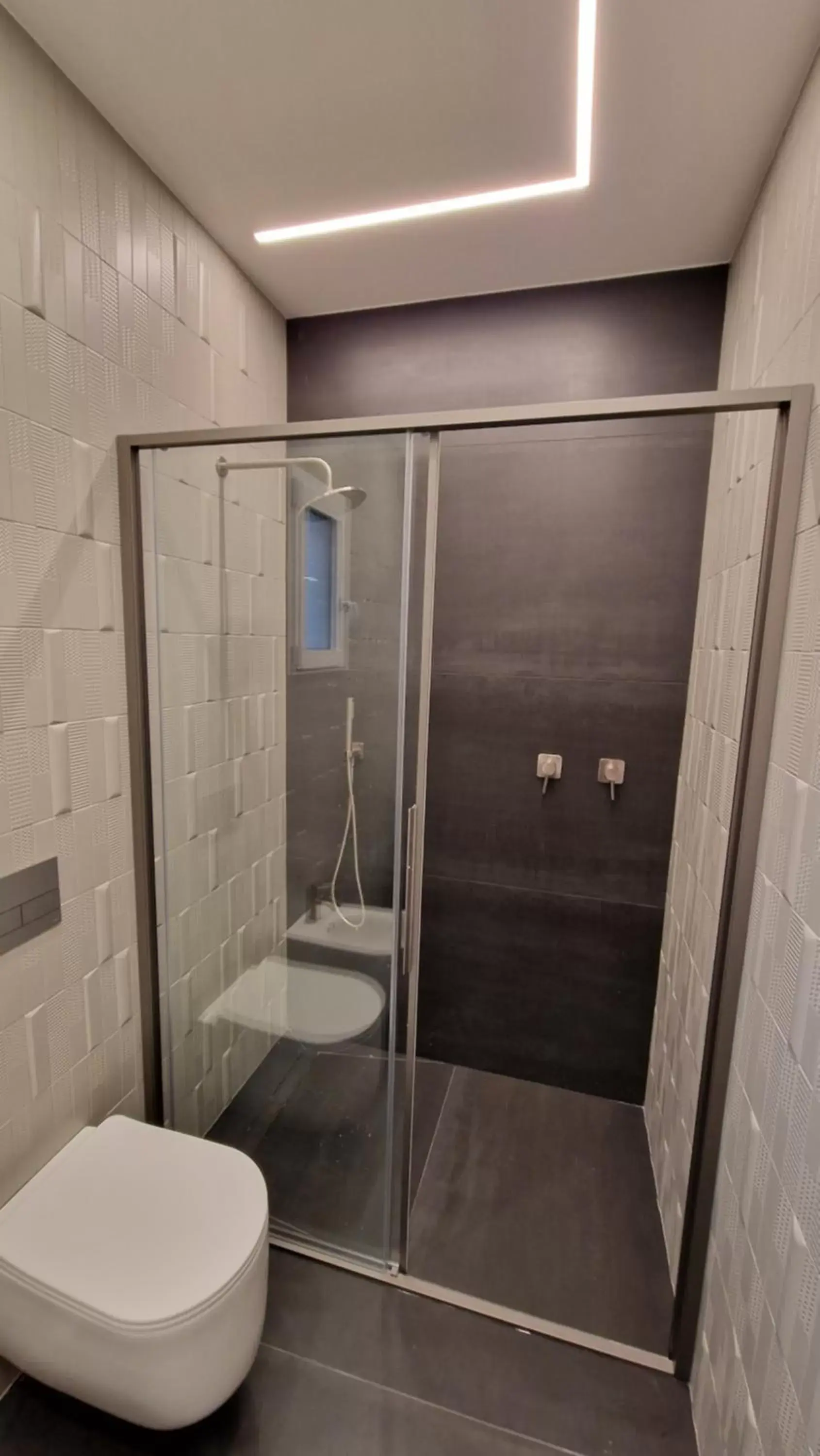 Shower, Bathroom in B&B PeRnotti