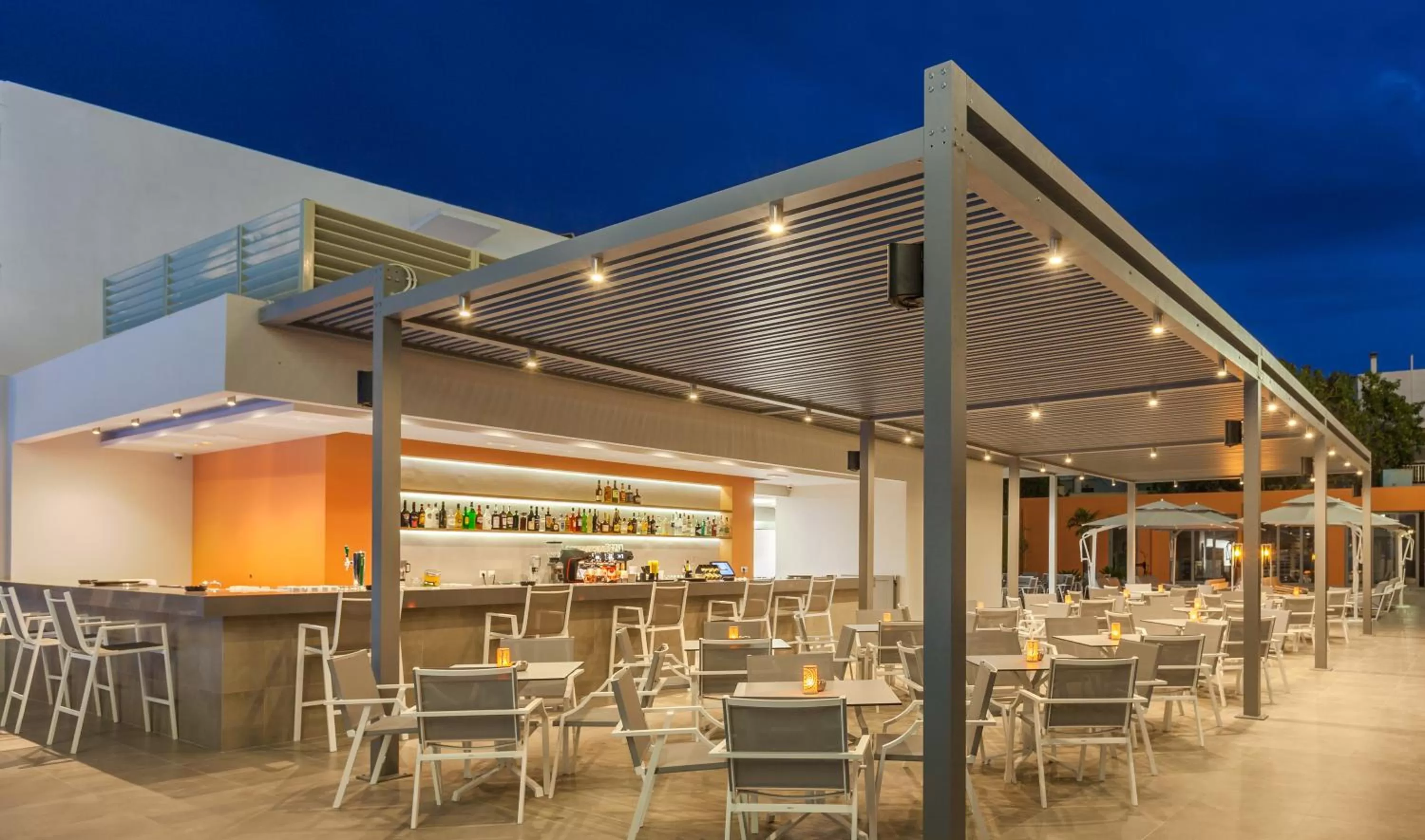 Restaurant/places to eat in Blue Lagoon City Hotel