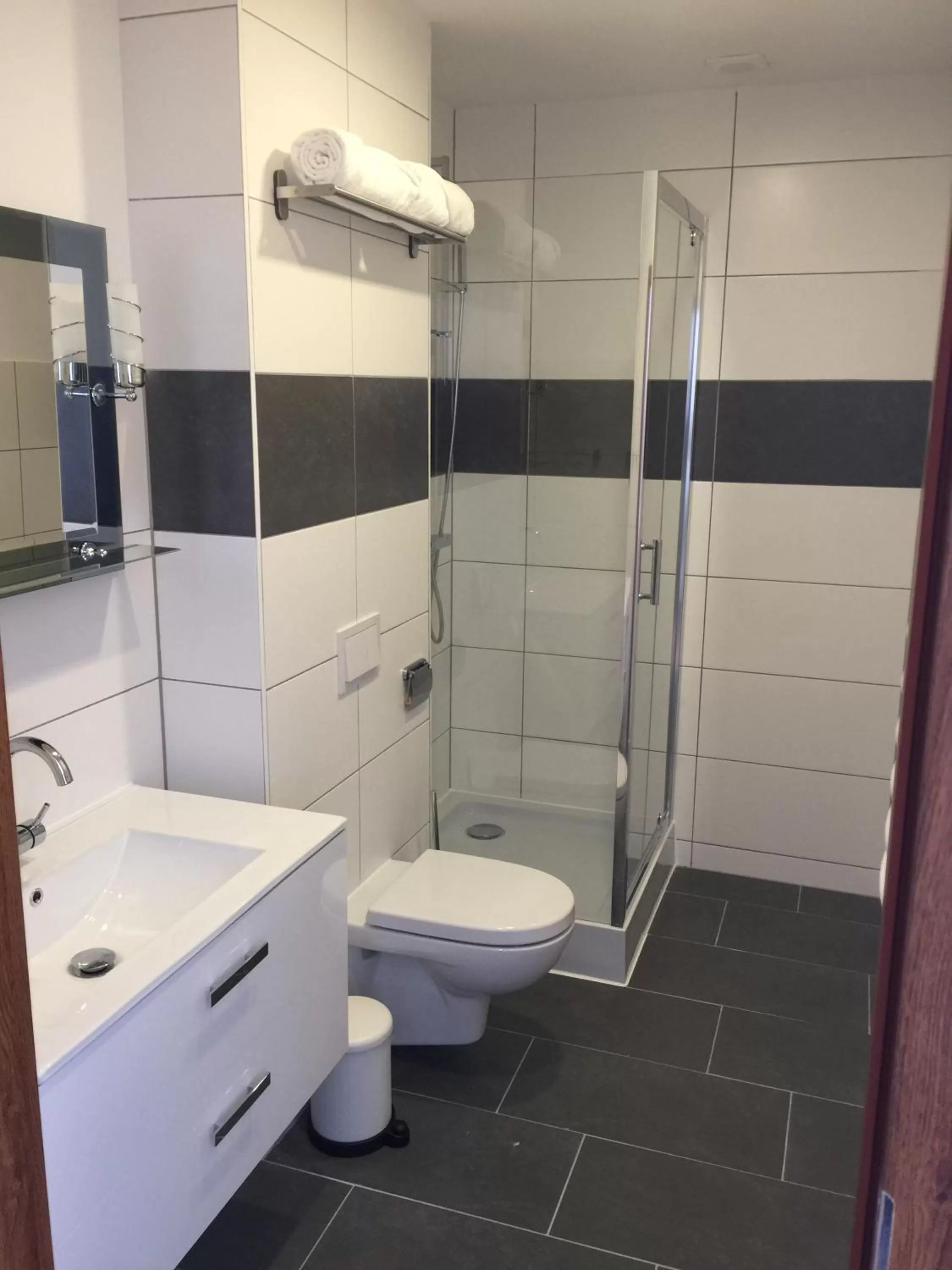 Shower in Hotel Denbu