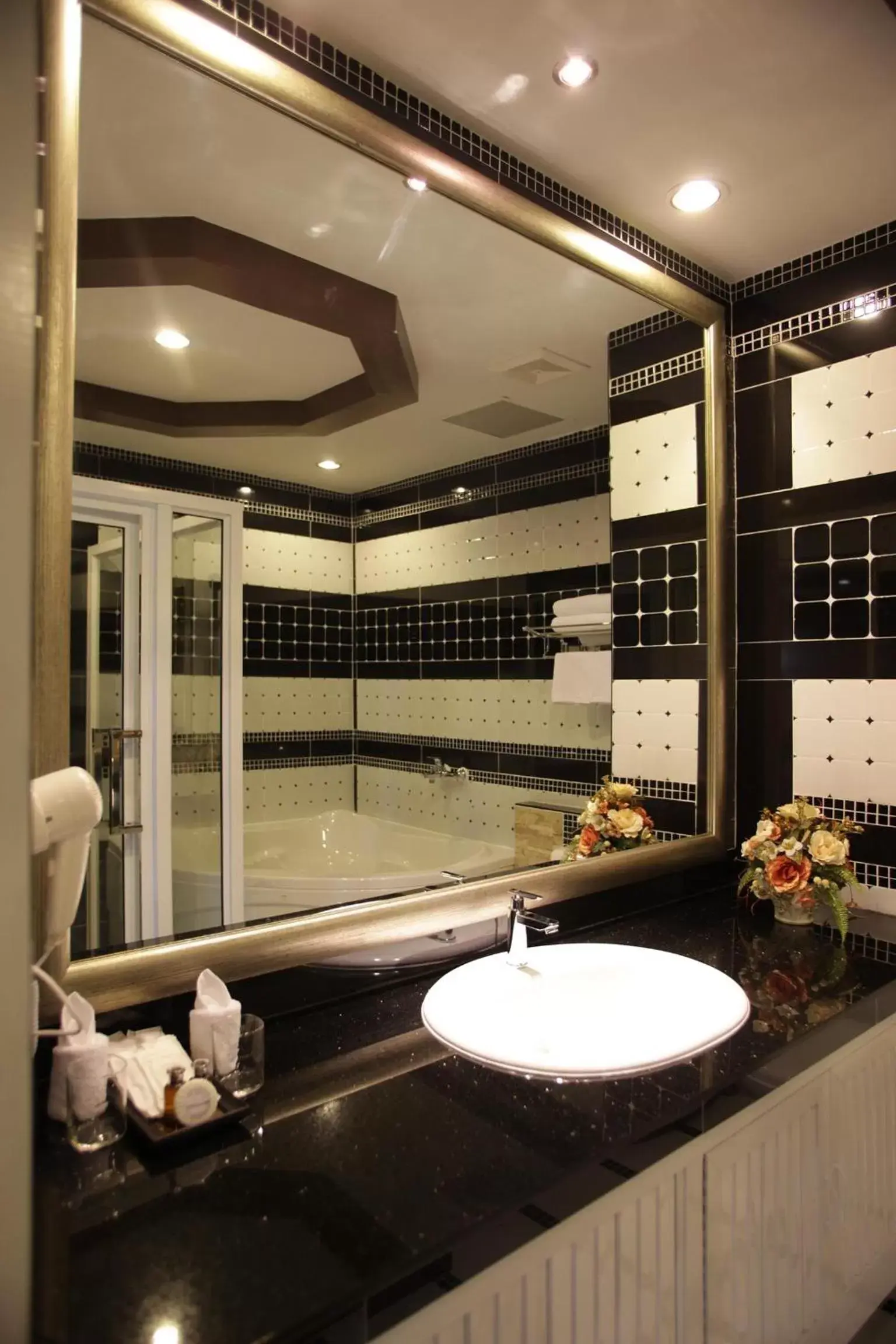 Bathroom in KTK Pattaya Hotel & Residence