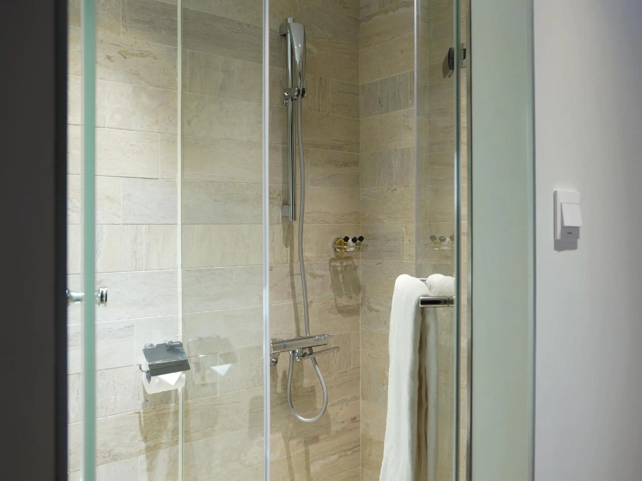 Bathroom in Hotel Relax 5