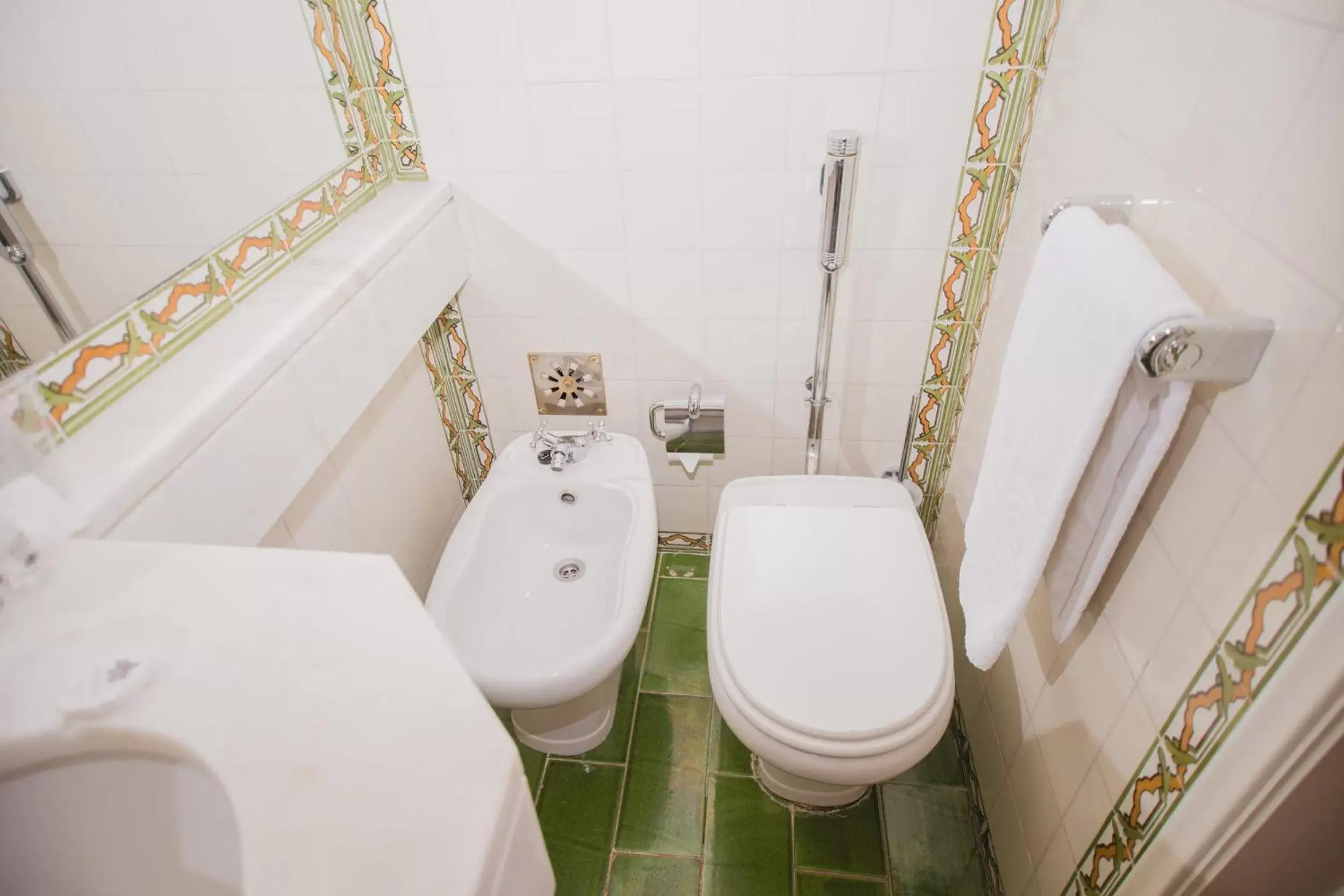 Toilet, Bathroom in Albergaria Senhora do Monte
