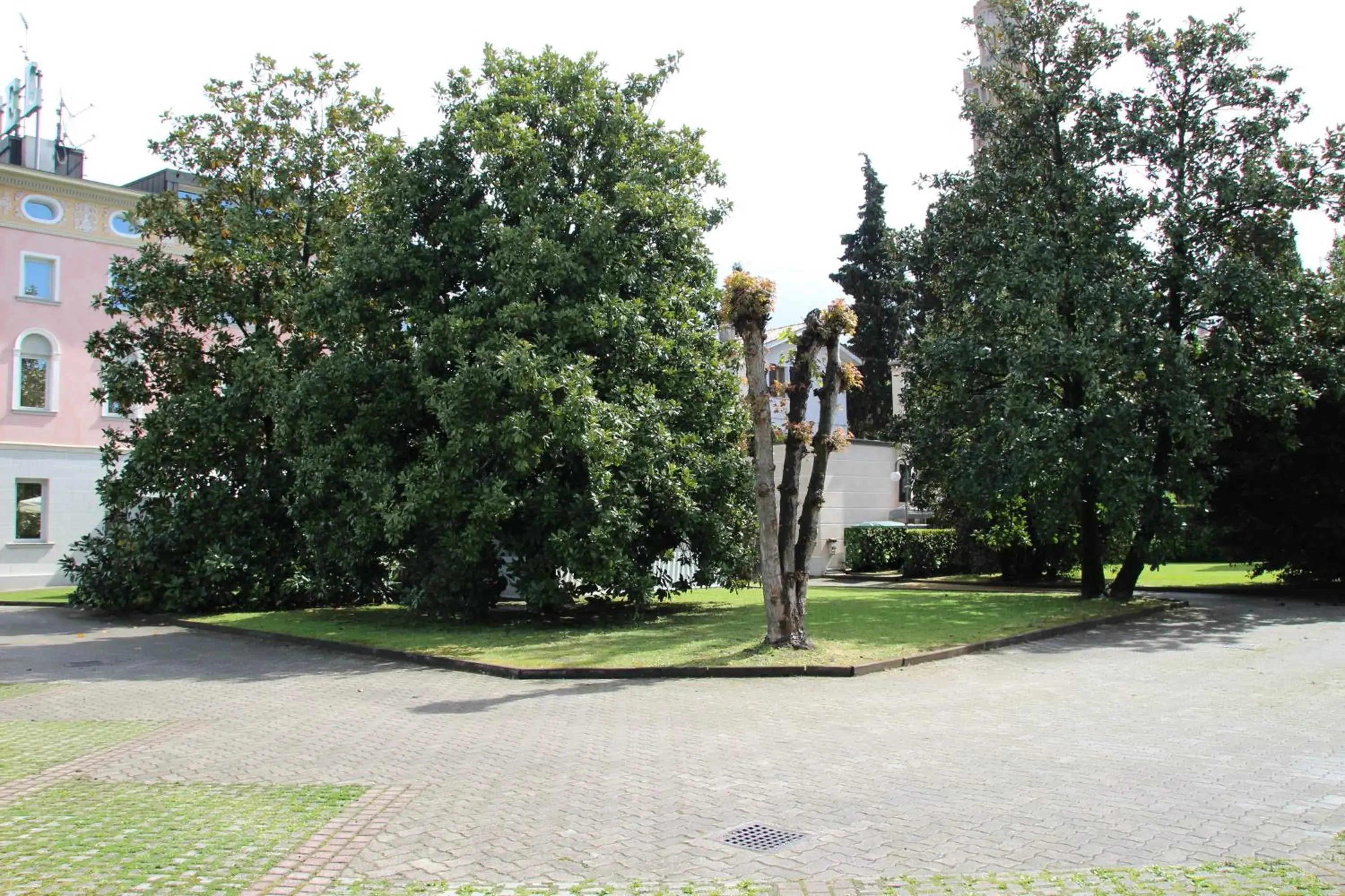 Garden in Park Hotel Villa Leon d'Oro