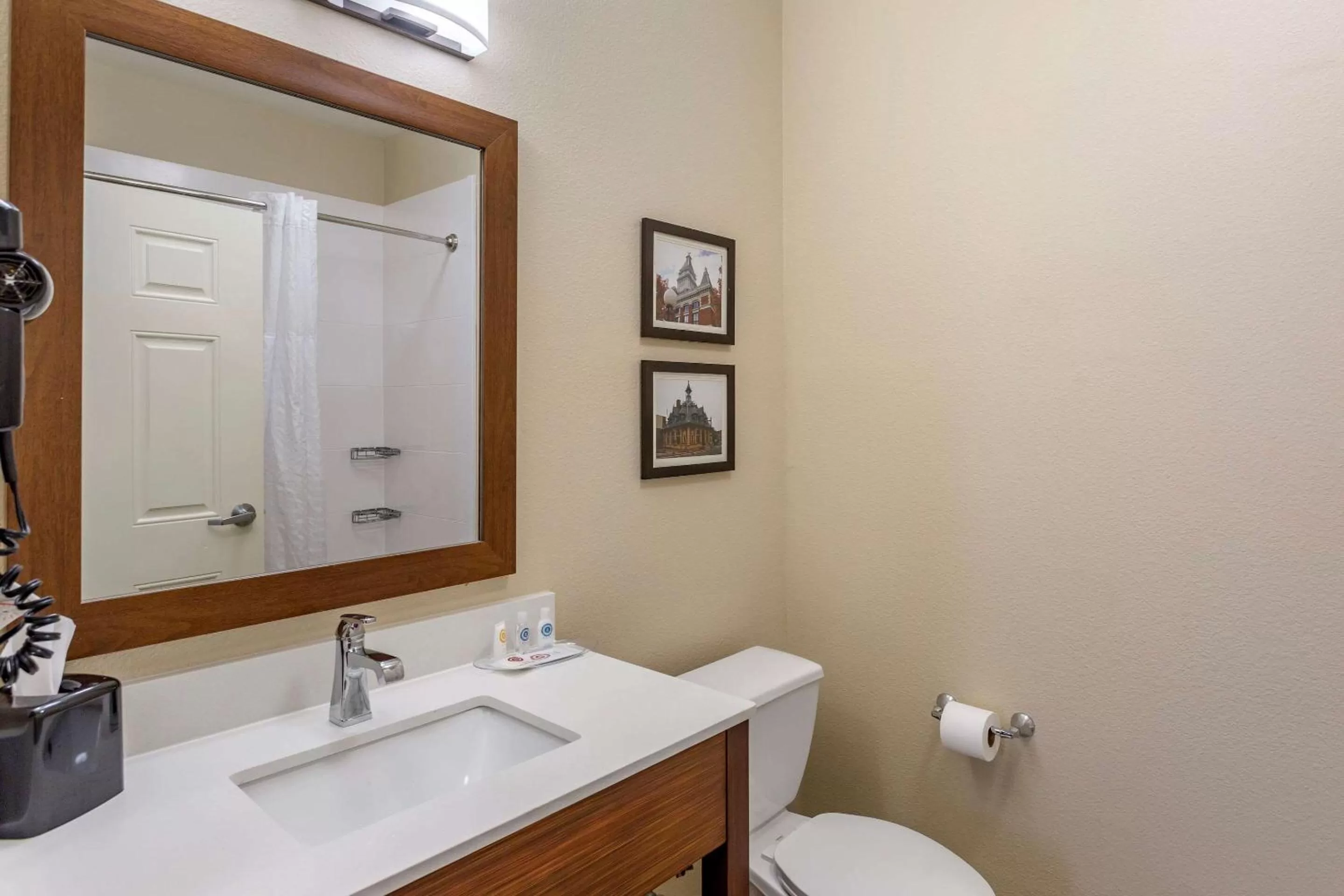 Bathroom in Comfort Suites Clarksville near Governors Square Mall