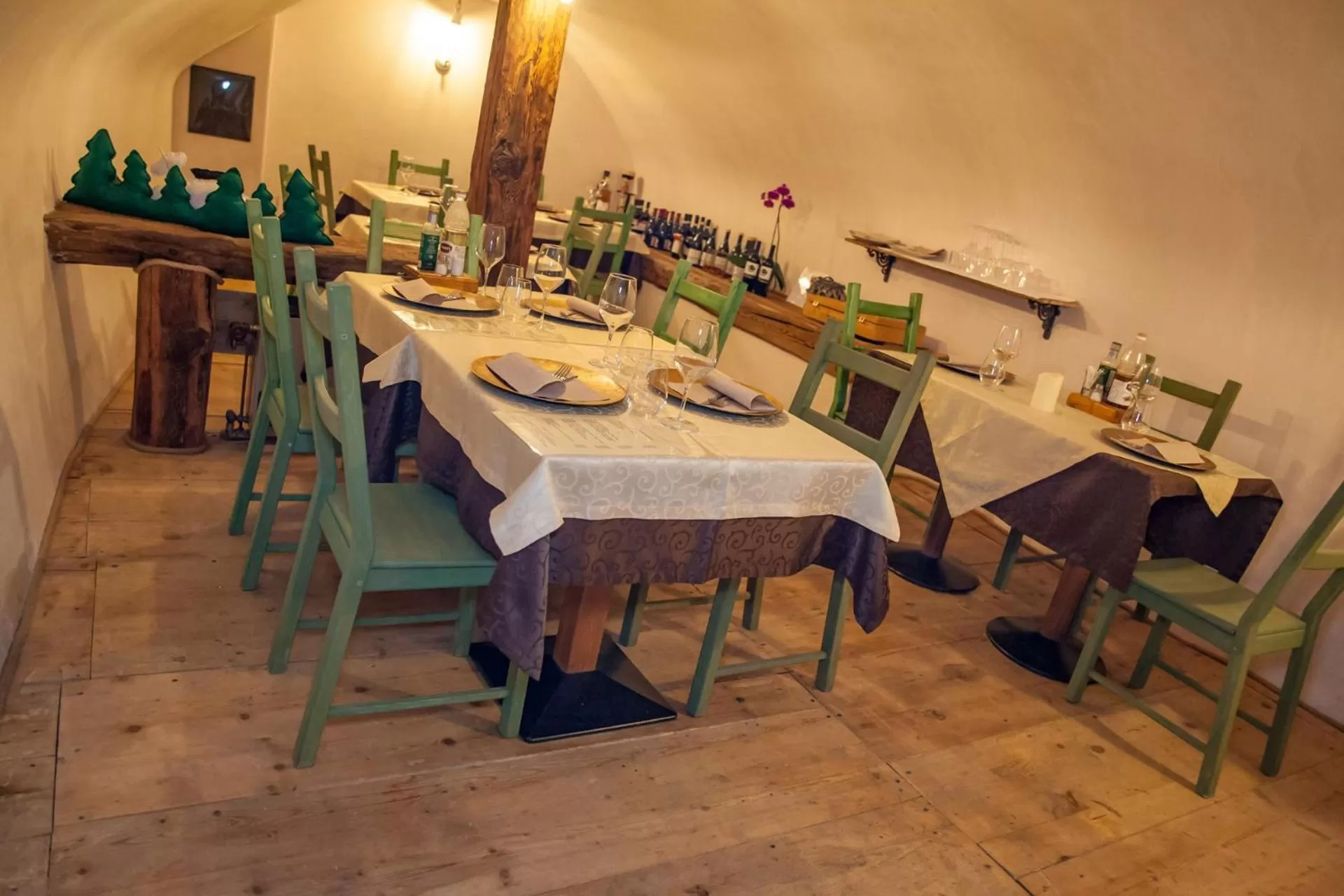 Restaurant/places to eat in Hotel Garni Le Corti