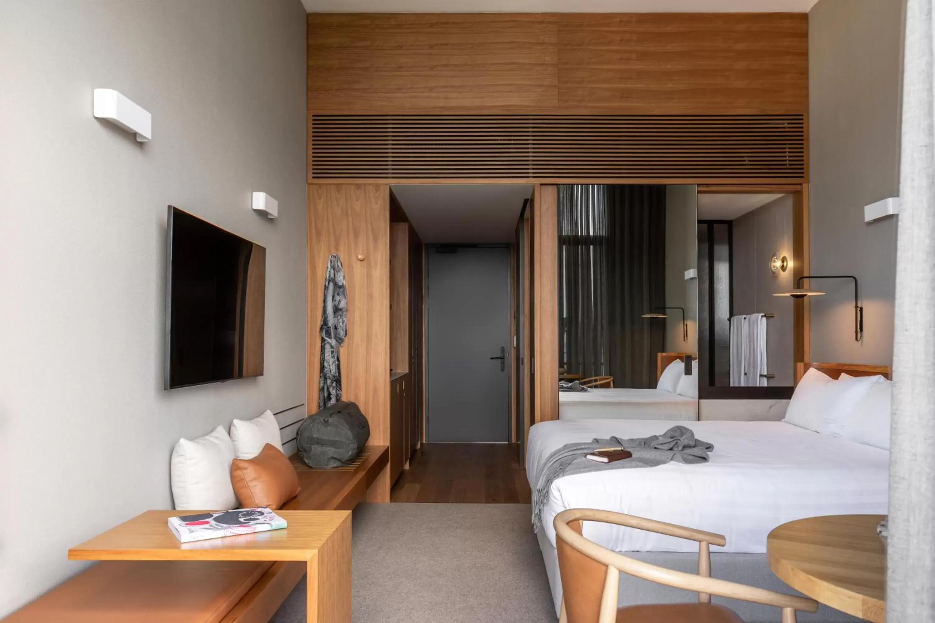 King Room with Balcony in Wonil Hotel Perth - Handwritten Collection King Room with Balcony in Wonil Hotel Perth - Handwritten Collection