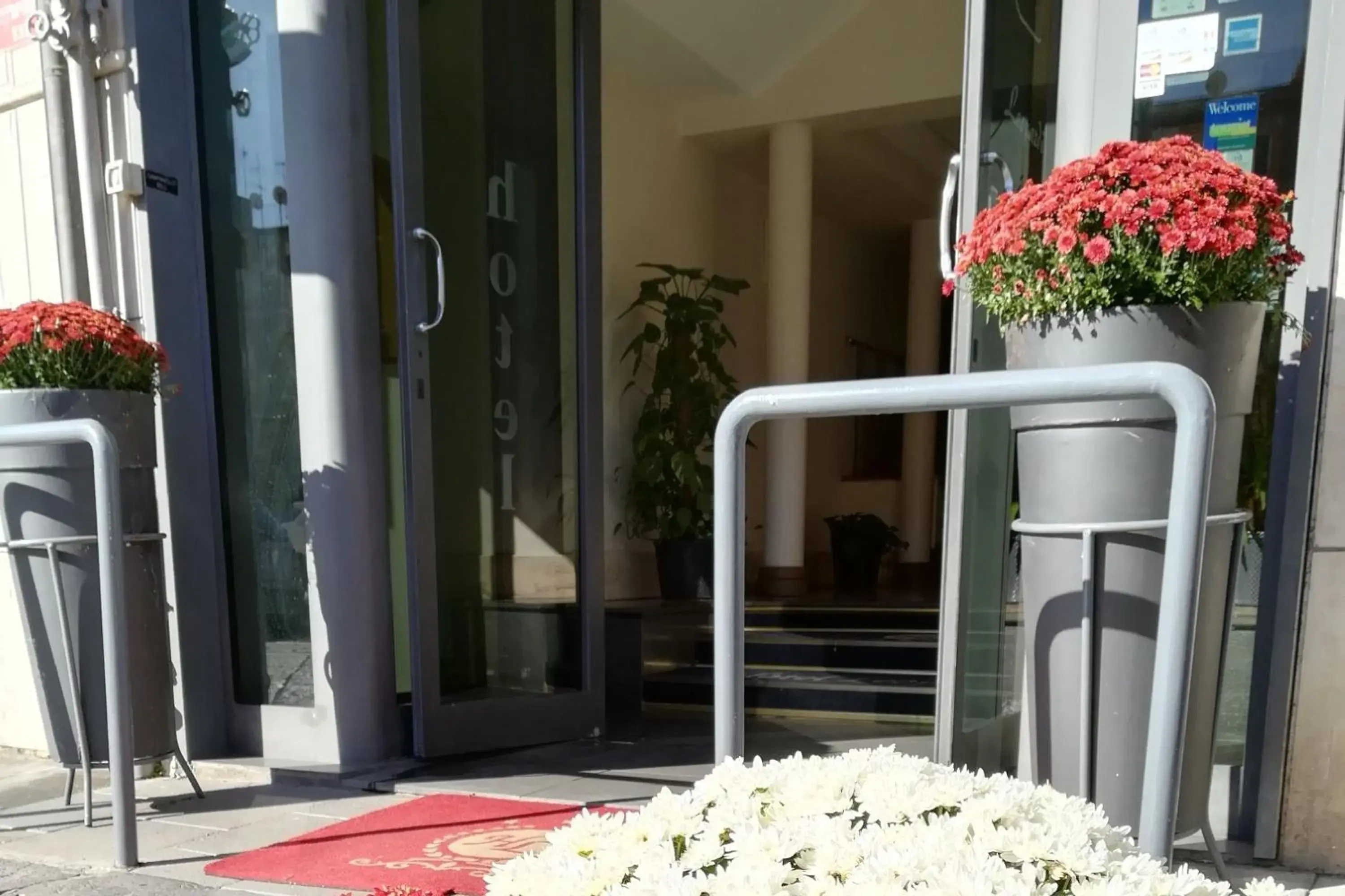 Facade/entrance in Hotel Leopardi