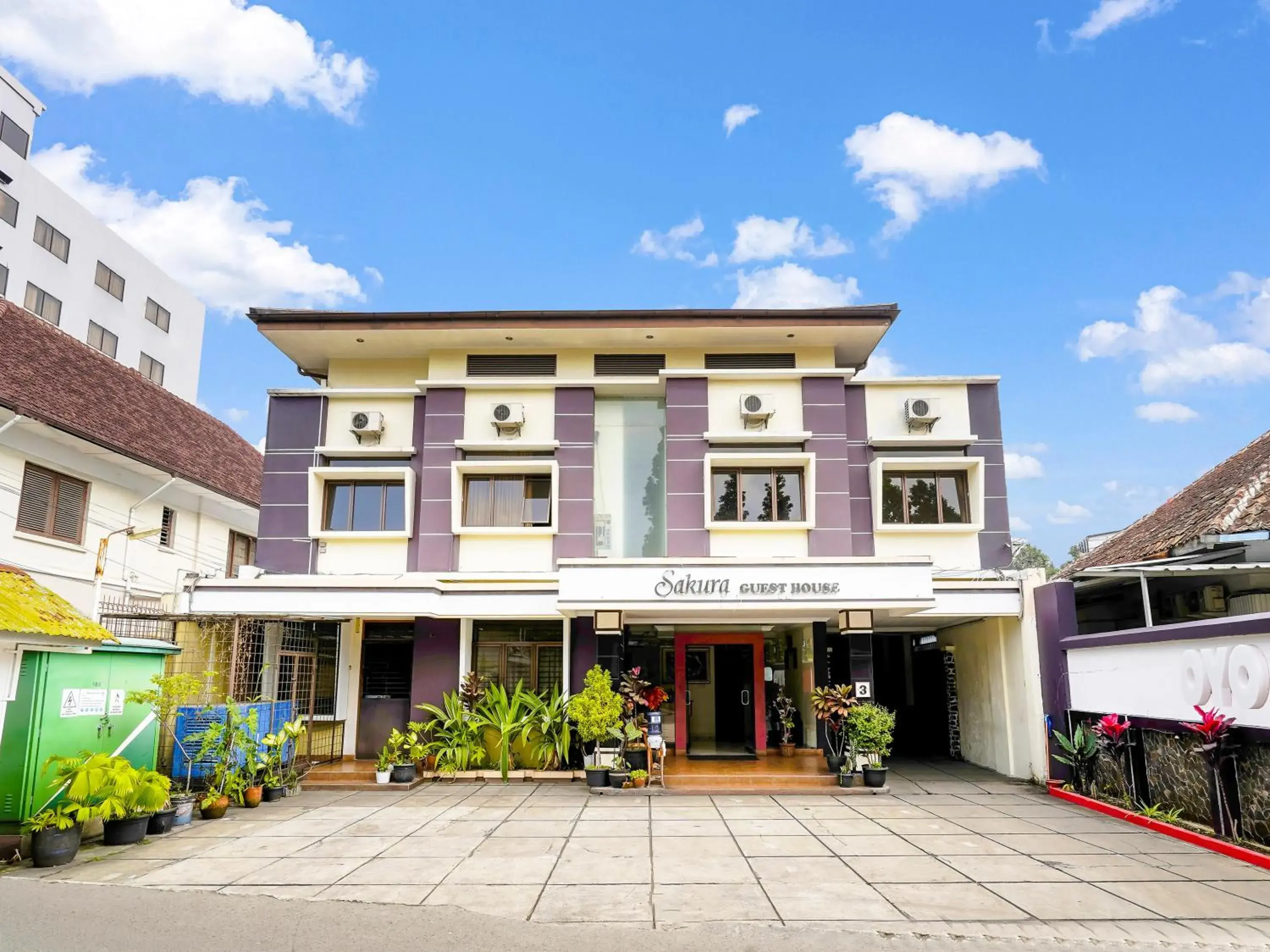 Property Building in OYO Collection O 91297 Hotel Sakura Property Building in OYO Collection O 91297 Hotel Sakura