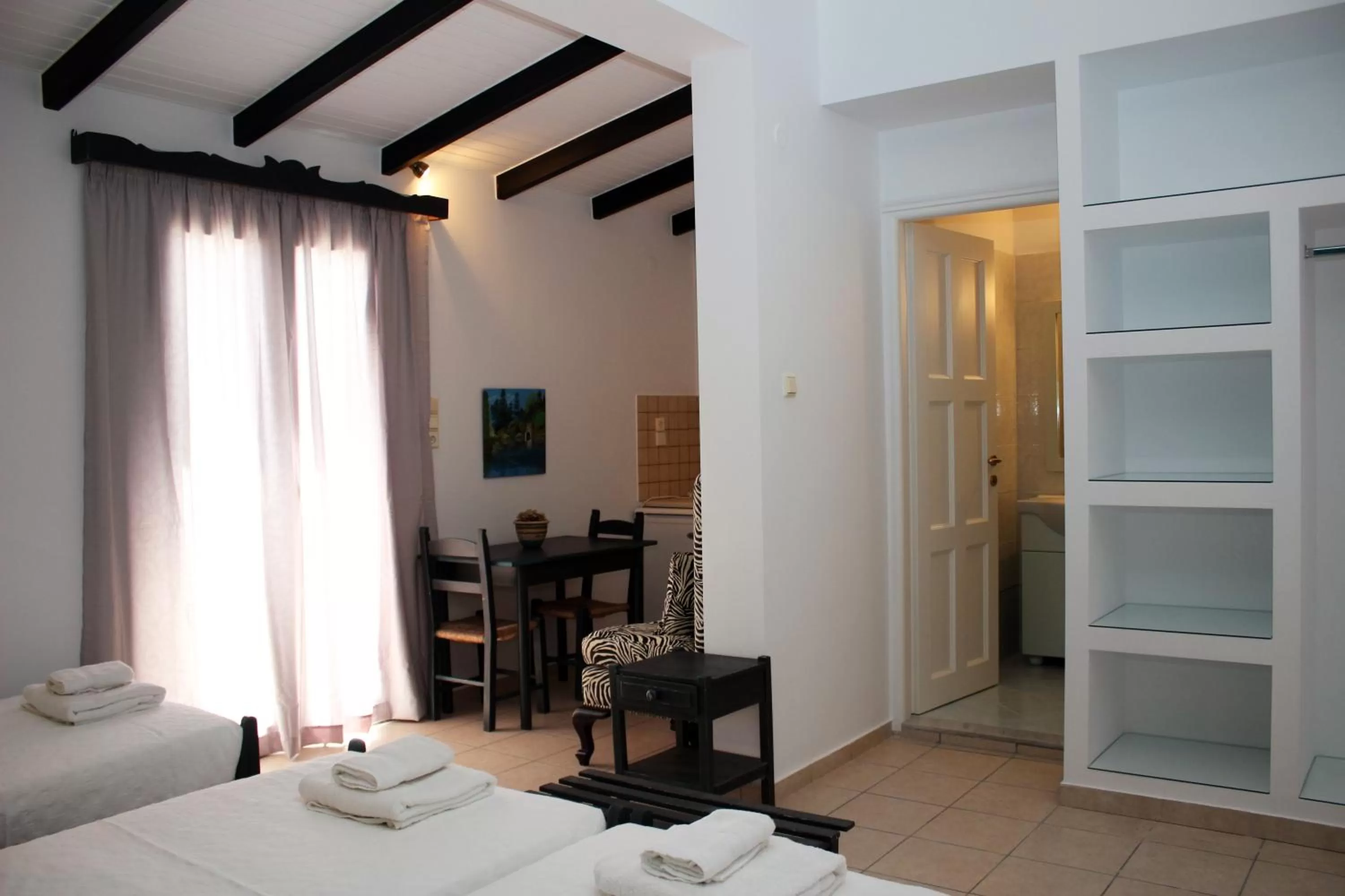 TV and multimedia, Bed in Ikaros Art Hotel