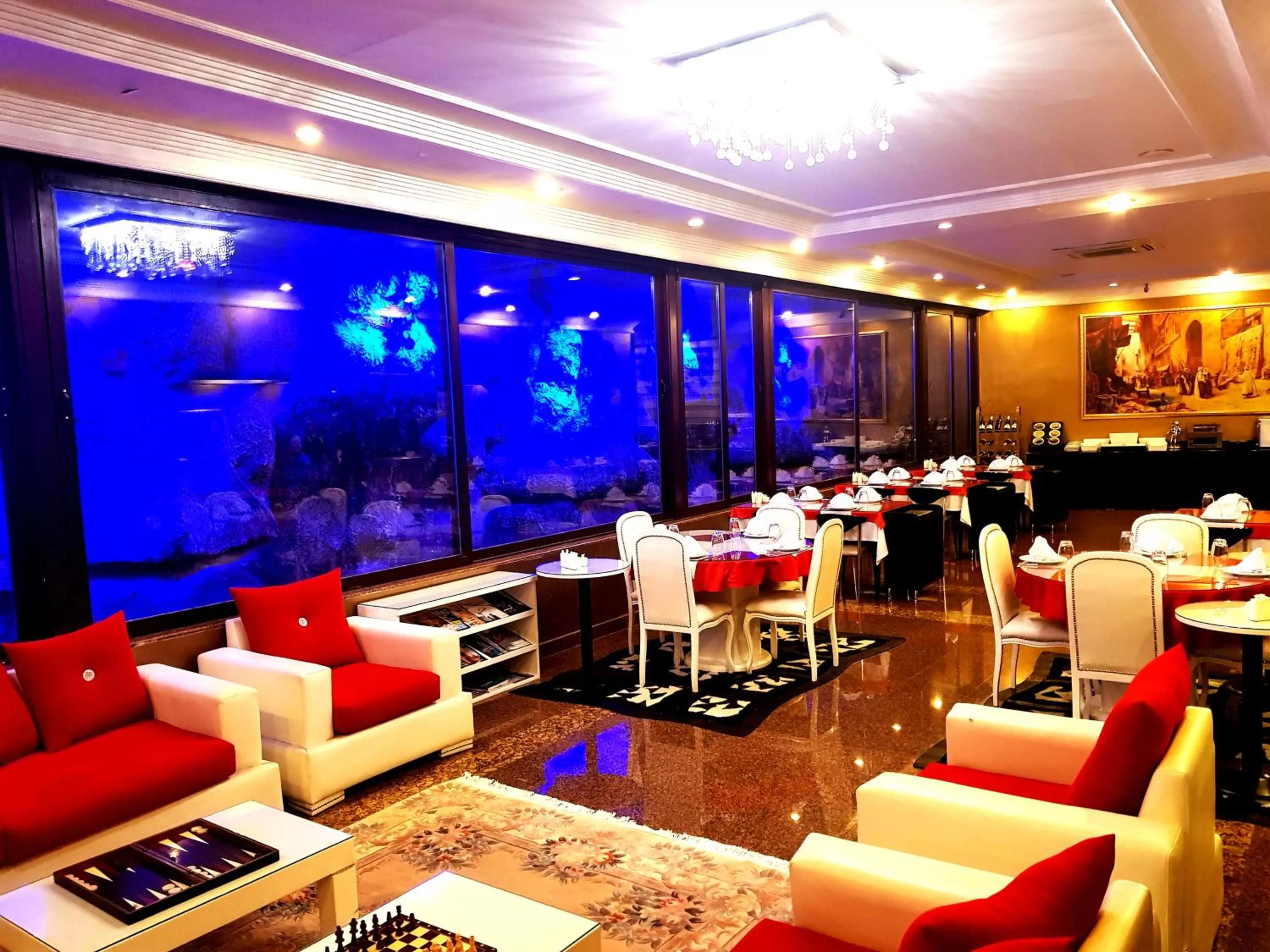 Restaurant/places to eat in Business Park Hotel