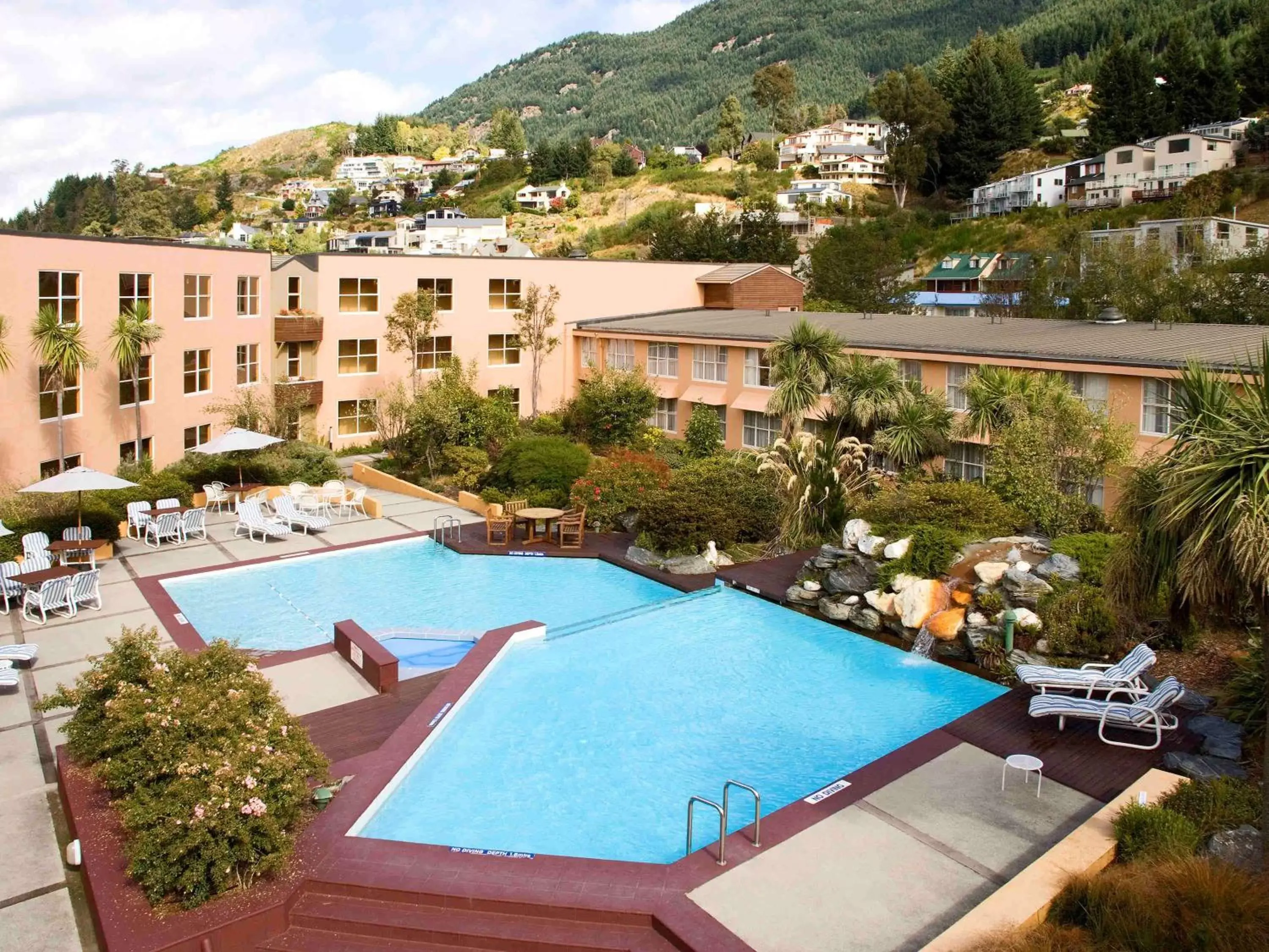 Activities, Pool View in Mercure Queenstown Resort