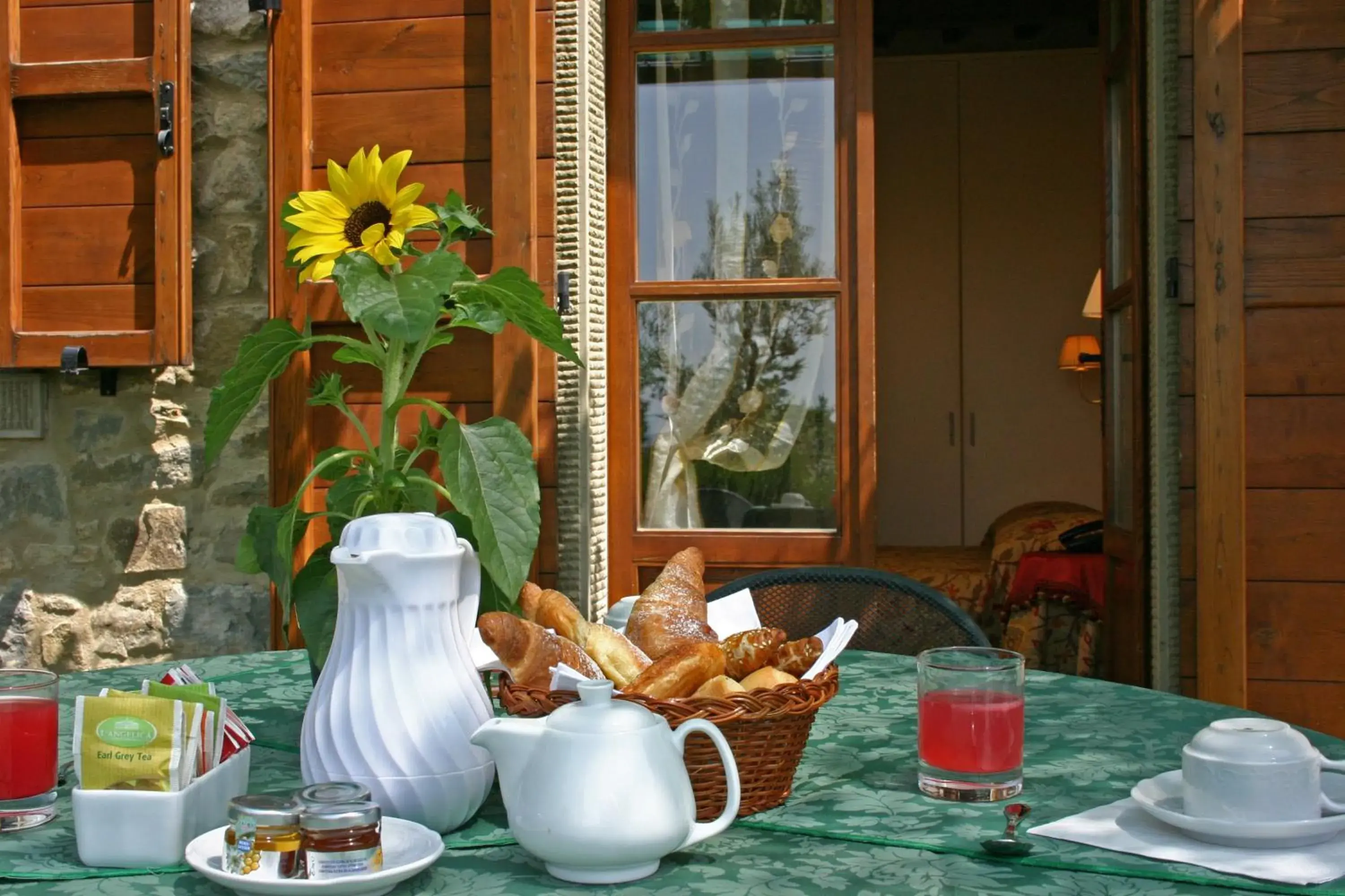 Patio, Breakfast in Relais Borgo San Pietro