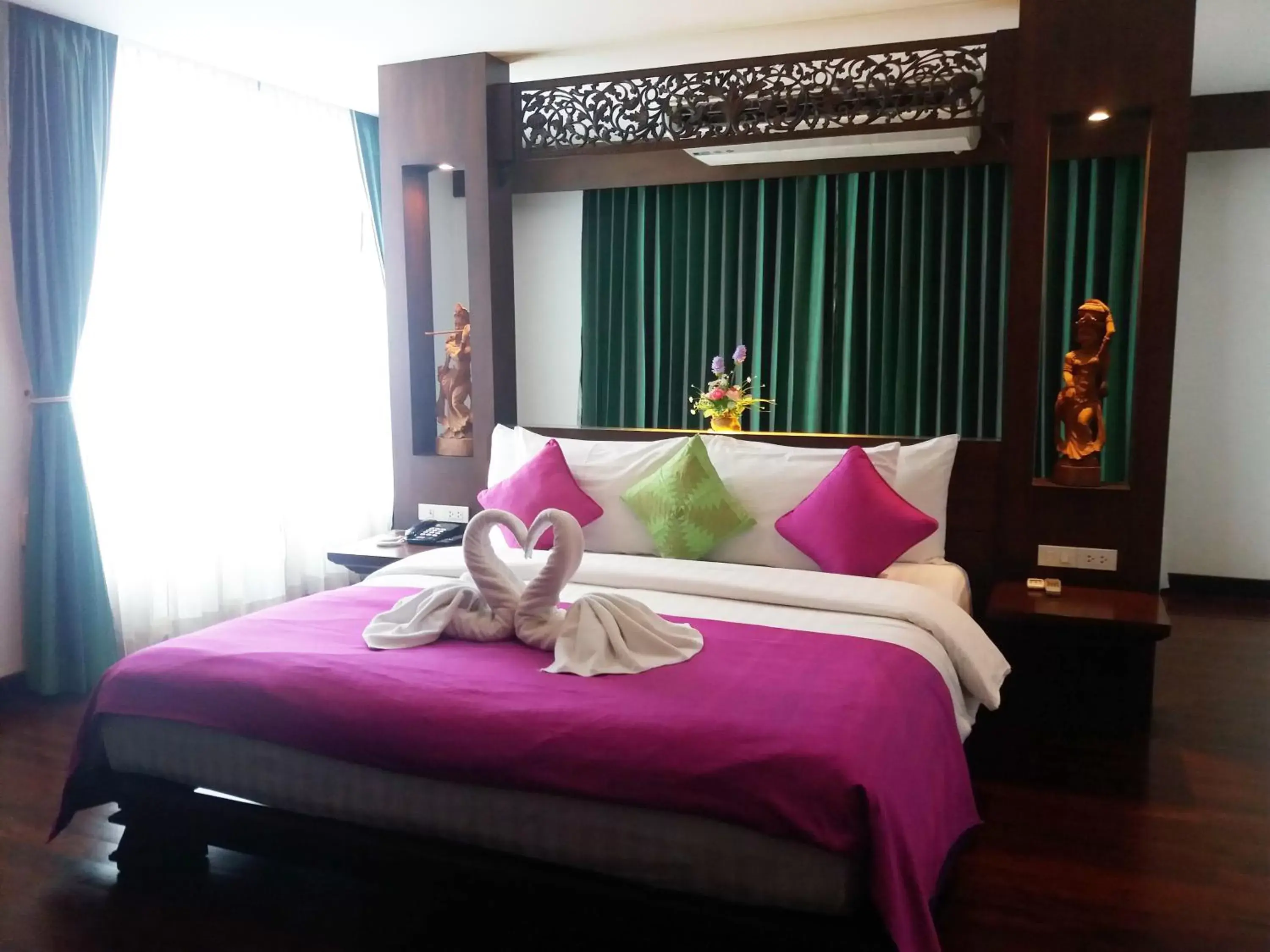 Bedroom, Bed in Nicha Suite Hua Hin Hotel