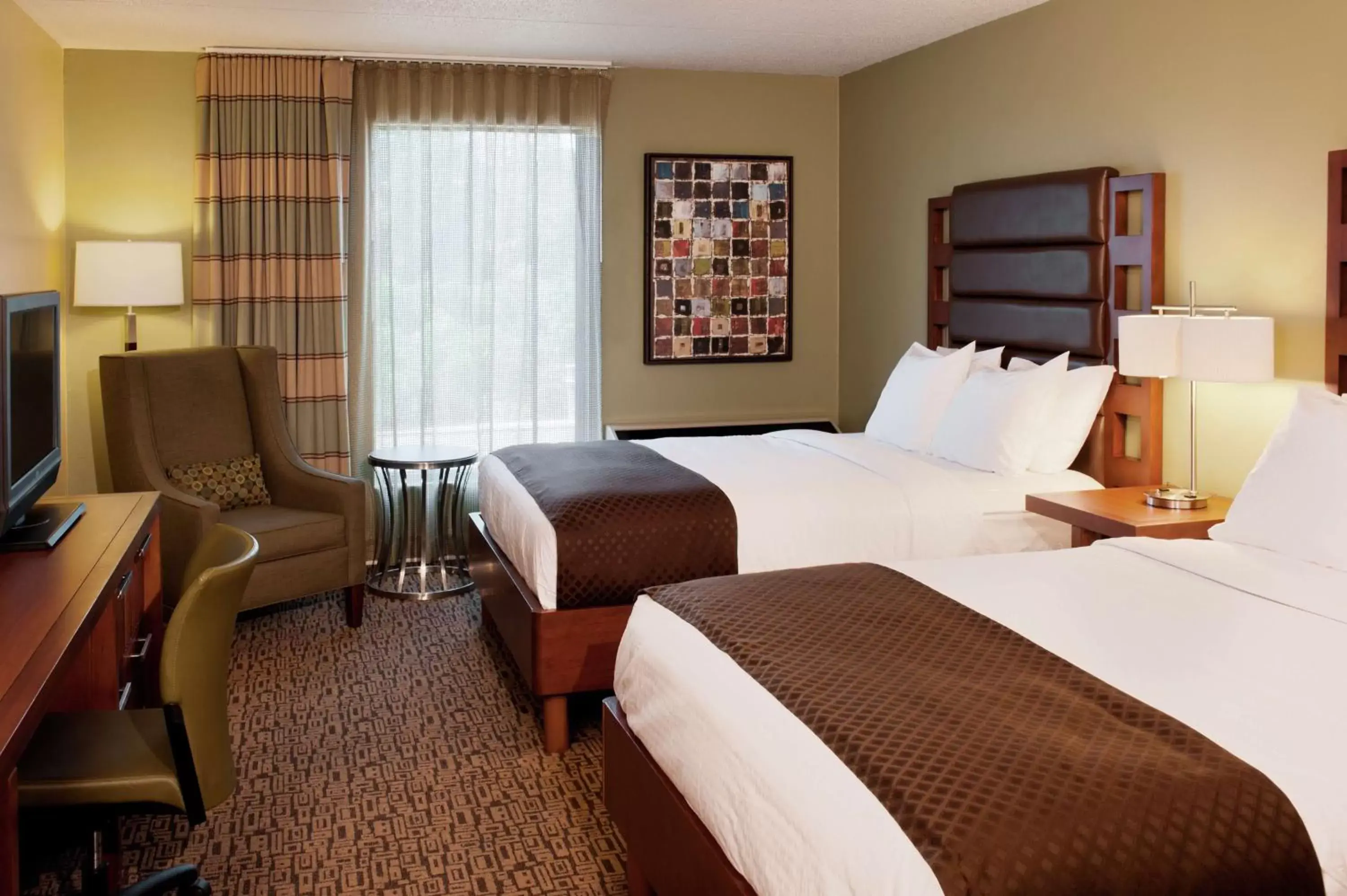 Bed in DoubleTree by Hilton Collinsville/St.Louis